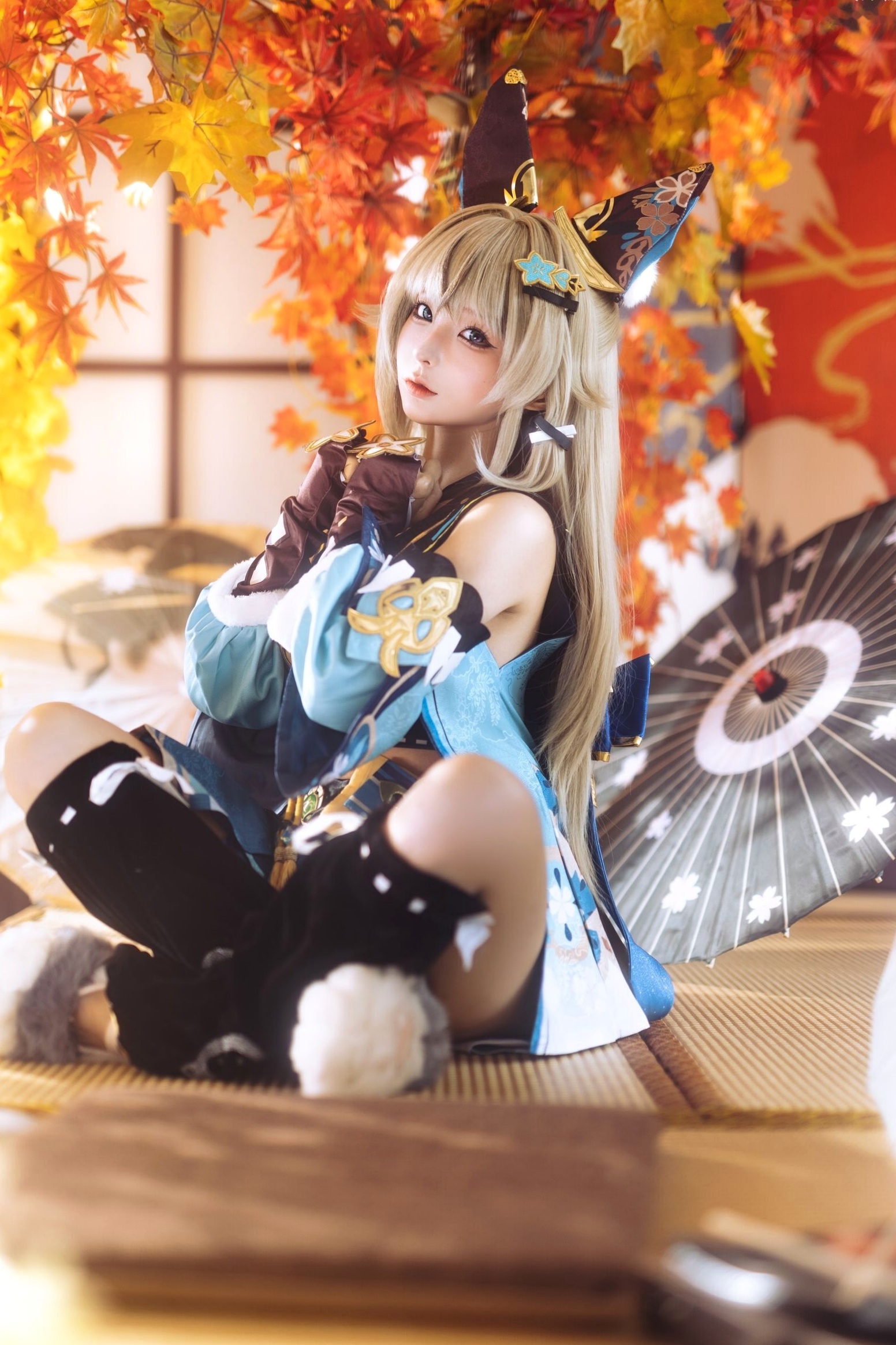 蠢沫沫《原神》绮良良Cosplay写真 纸箱猫娘和风枫叶萌系可爱美图