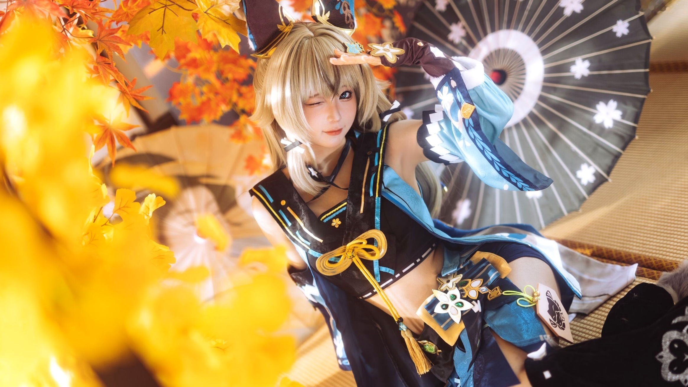 蠢沫沫《原神》绮良良Cosplay写真 纸箱猫娘和风枫叶萌系可爱美图