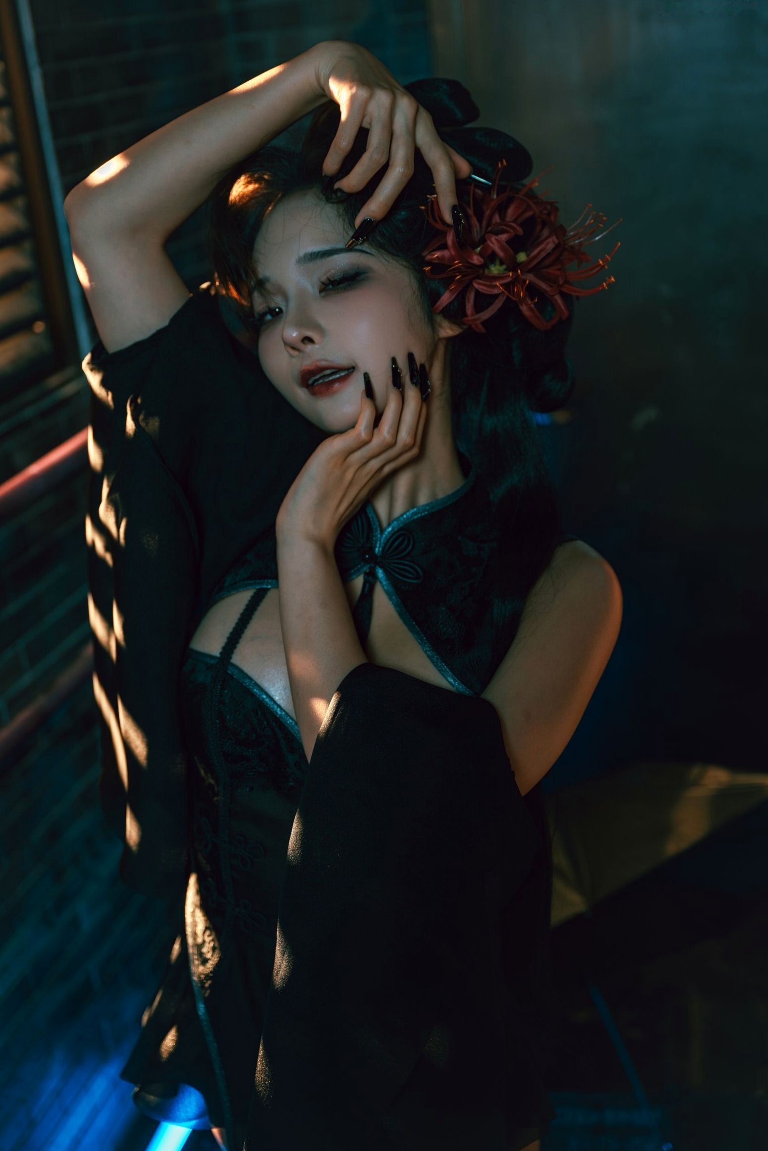 《蠢沫沫 - 蔻 少女后庭》国风古韵性感旗袍COS写真 唯美庭院仙气丝袜私房美图