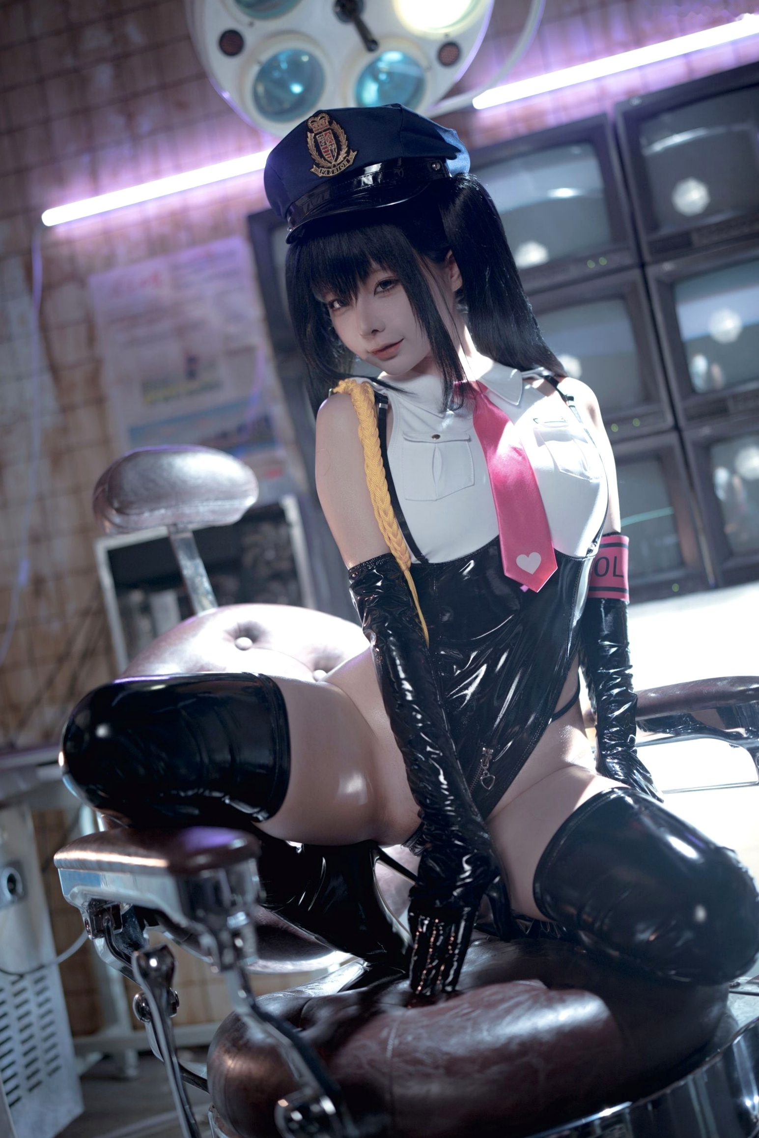 蠢沫沫-沙希女警性感皮衣制服Cosplay写真