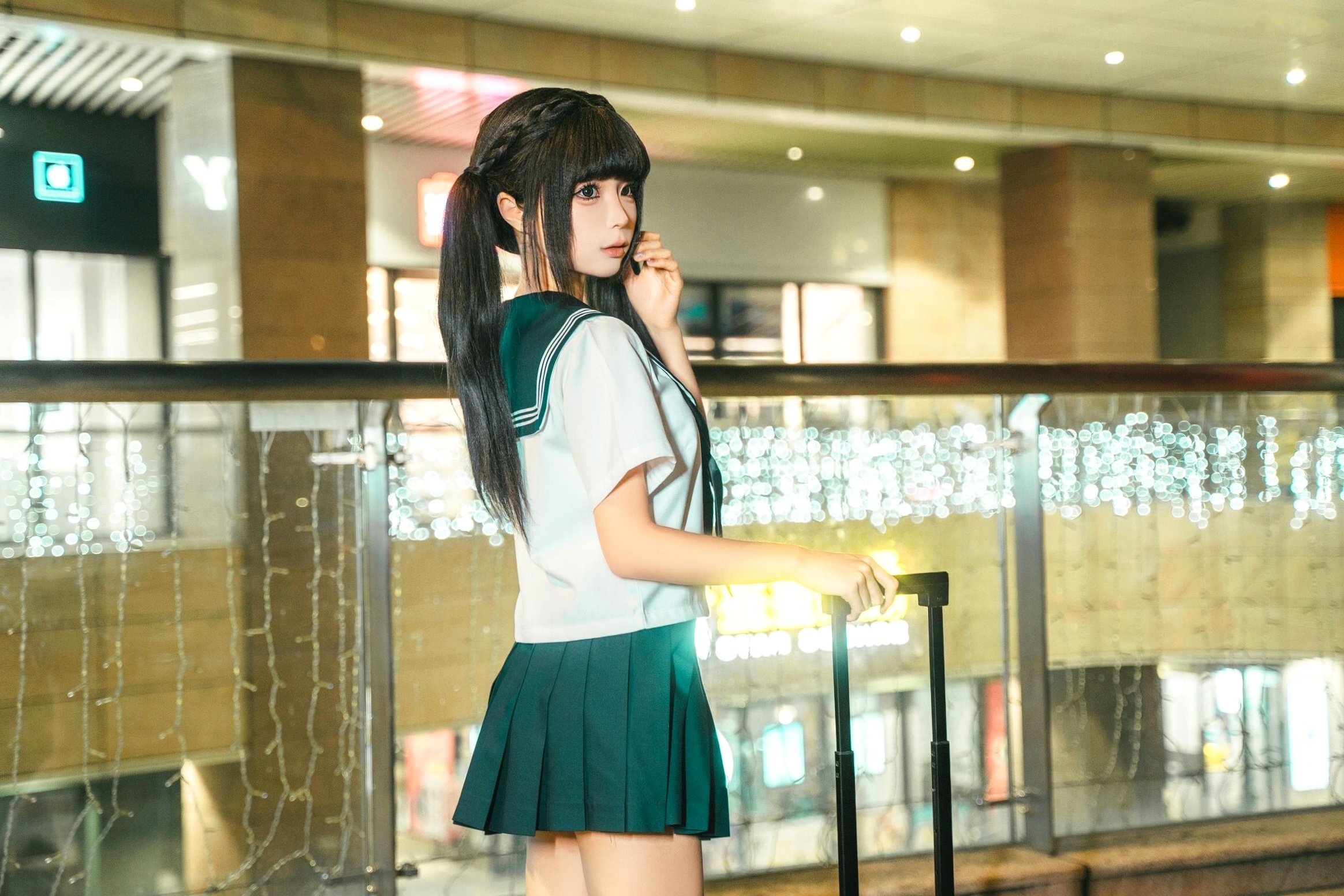 《蠢沫沫-蠢沫沫奇遇记-2》水手服双马尾夜景车载写真 萌系美腿少女制服诱惑