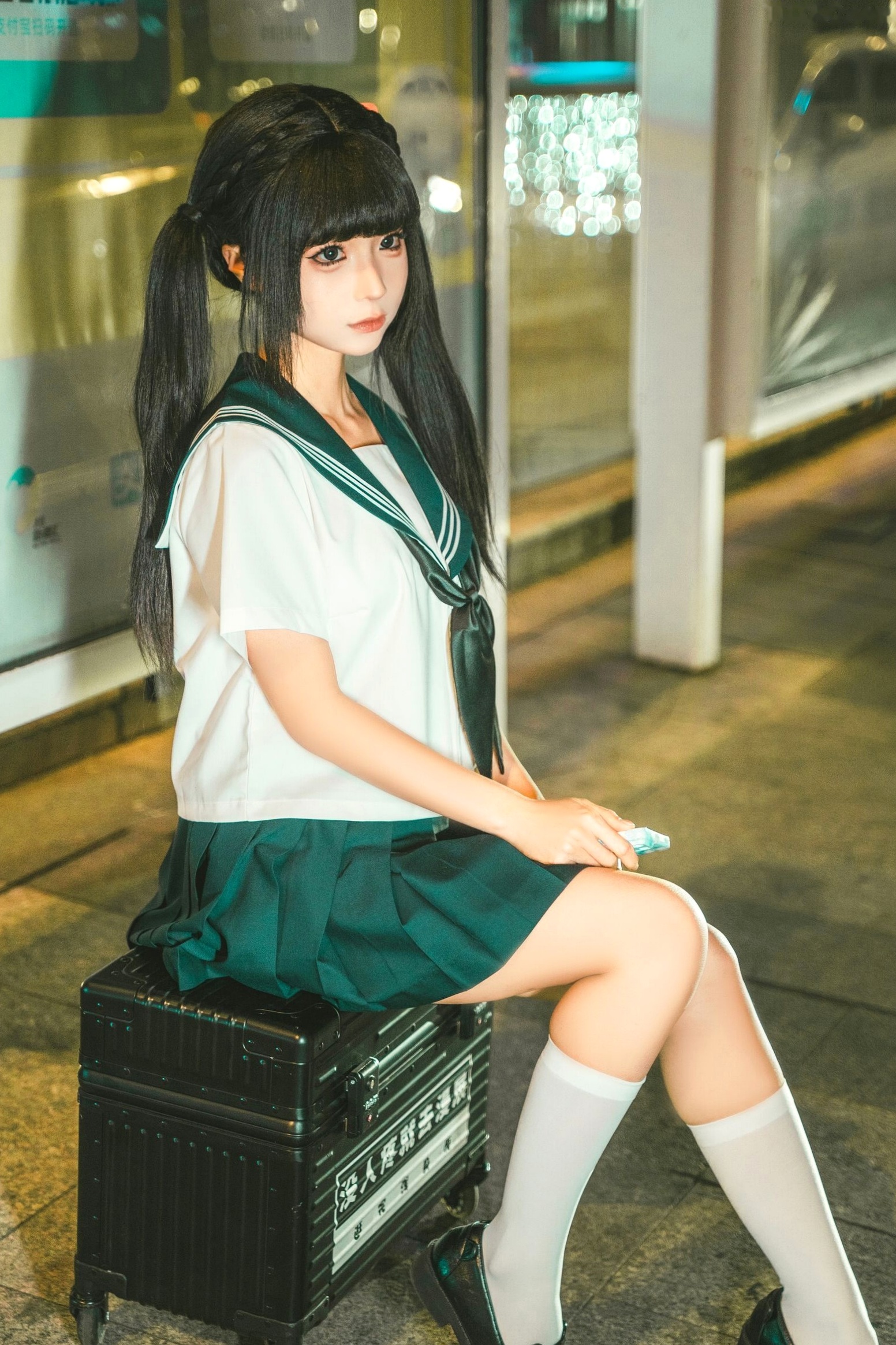 《蠢沫沫-蠢沫沫奇遇记-2》水手服双马尾夜景车载写真 萌系美腿少女制服诱惑