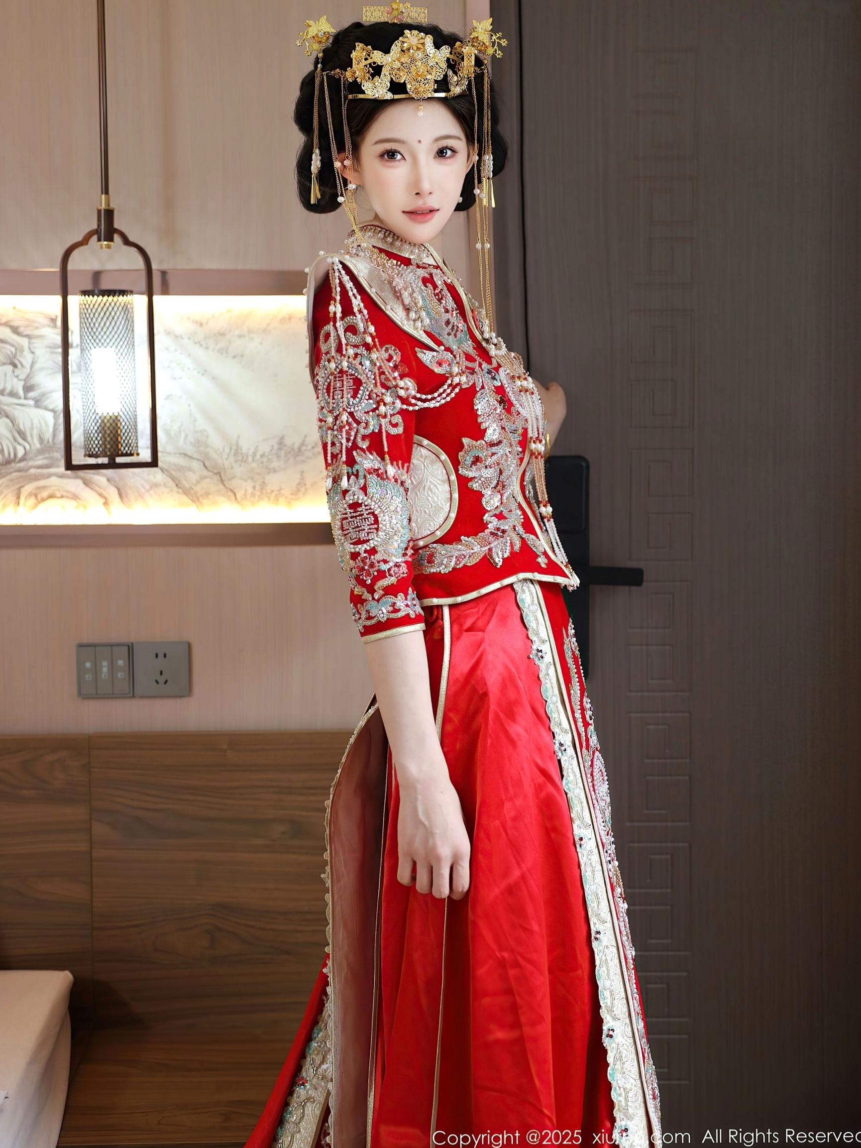 XiuRen秀人网-10742-梨霜儿-中式秀禾服新娘红装性感内衣私房诱惑写真