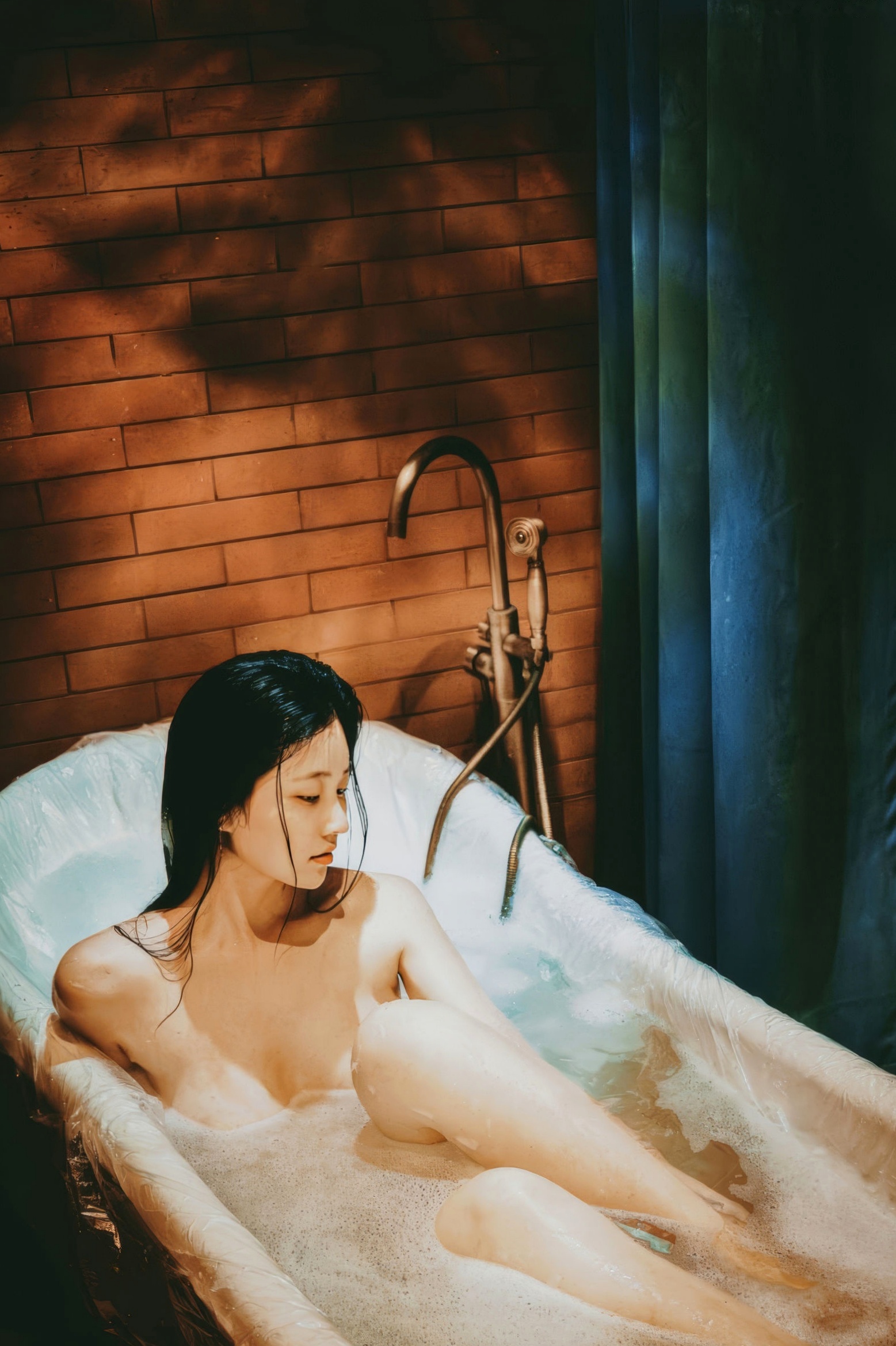 年年Nnian-沐浴