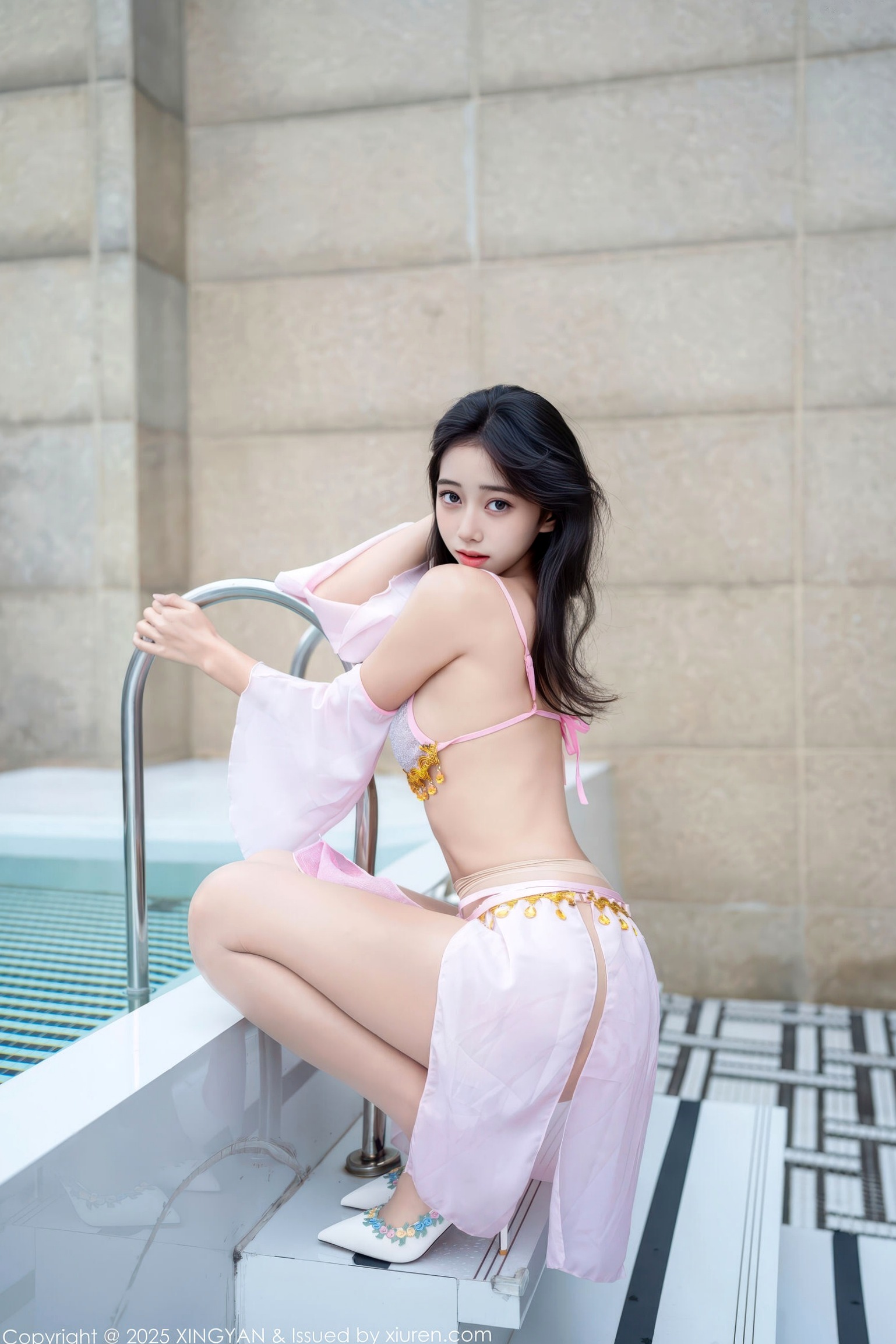 XingYan星颜社-430-时安安-西域风紫纱泳池写真,池畔高跟长腿女神,清纯与性感交织的极致诱惑大片-2025.11.20