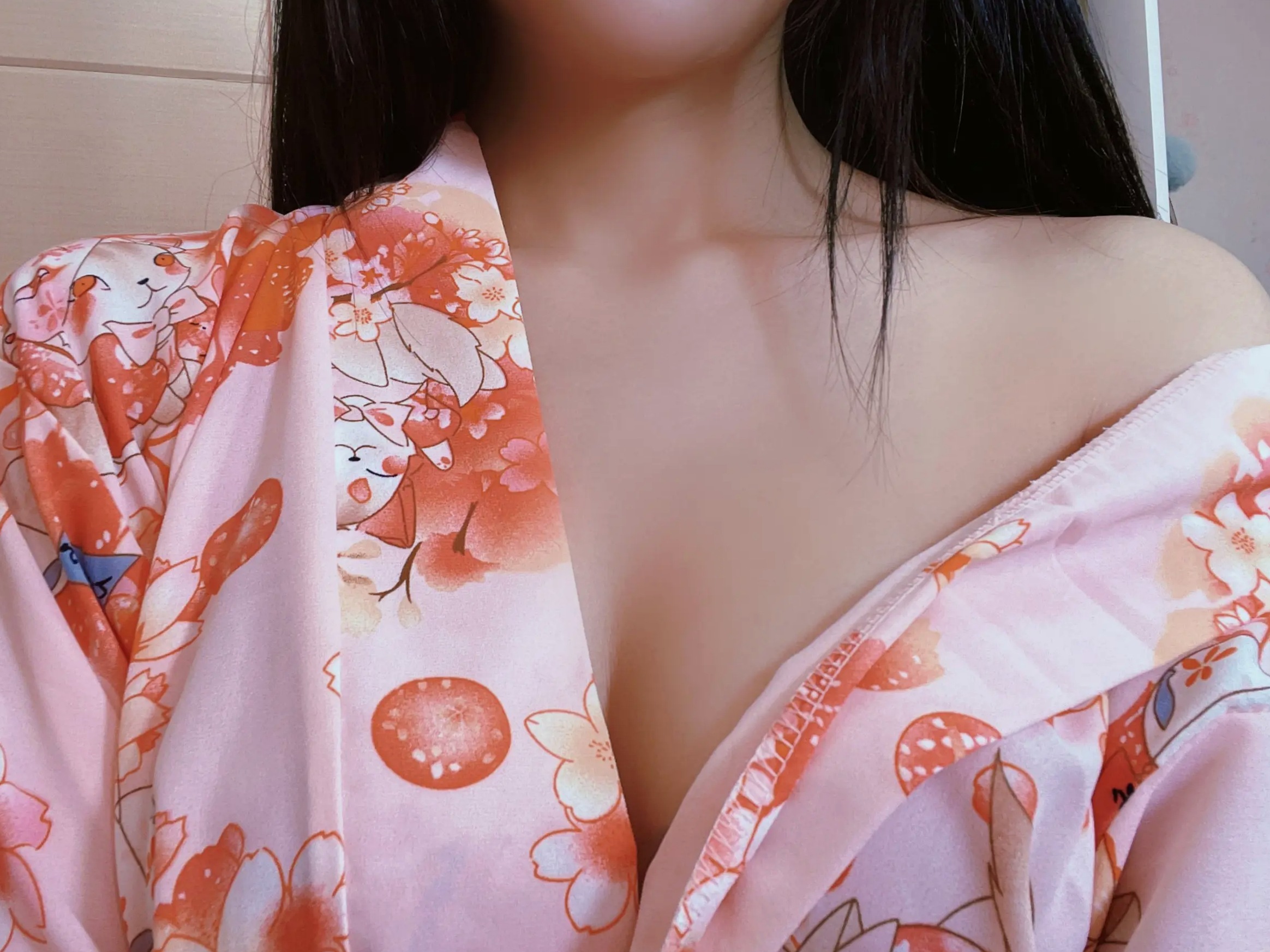 姐姐Lalion - 粉嫩樱花睡袍诱惑,白色丝袜美腿室内私房写真实拍