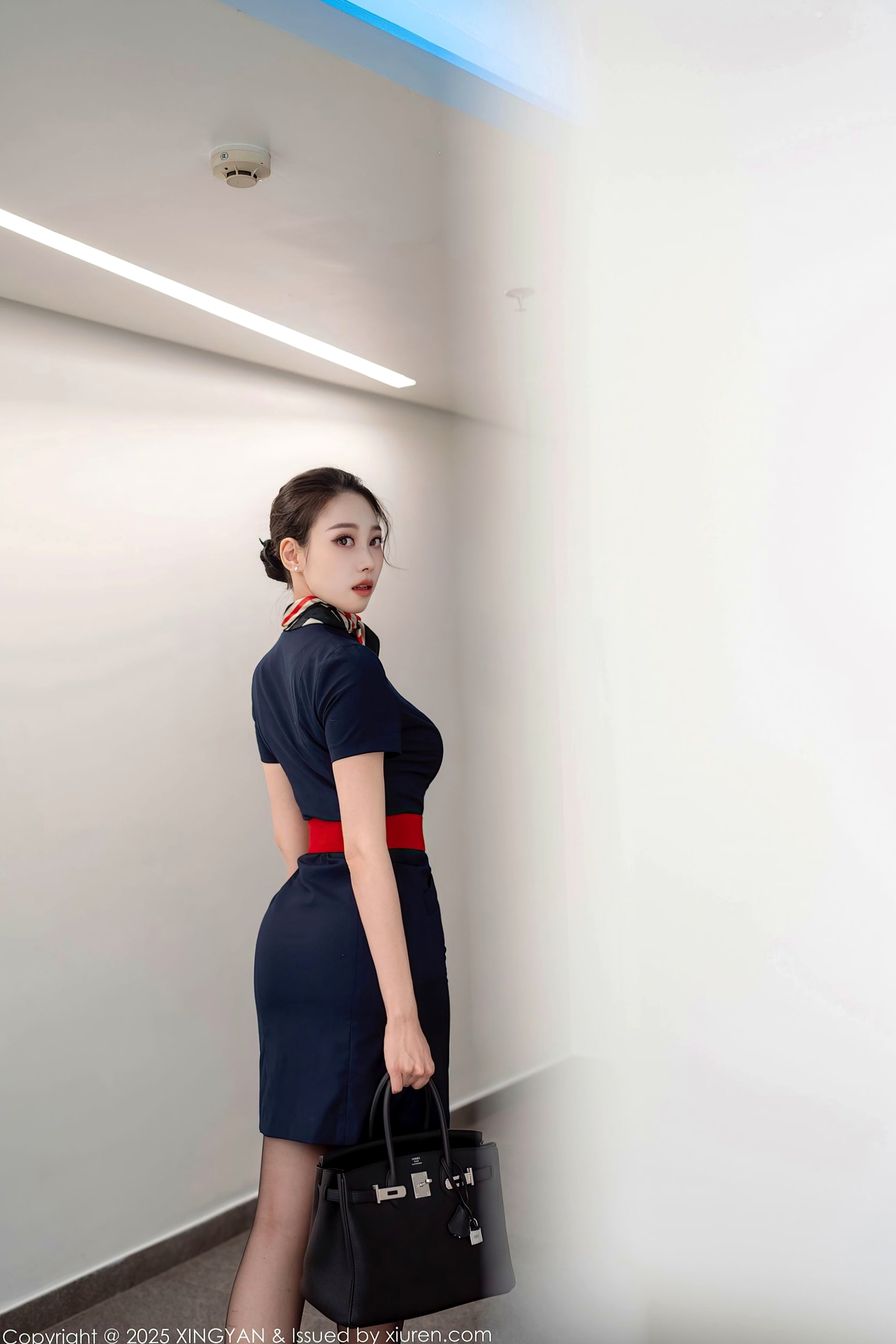 XingYan星颜社354-清妙-空姐制服诱惑,红色蕾丝内衣搭配黑丝美腿,酒店私房大尺度写真,极致撩人
