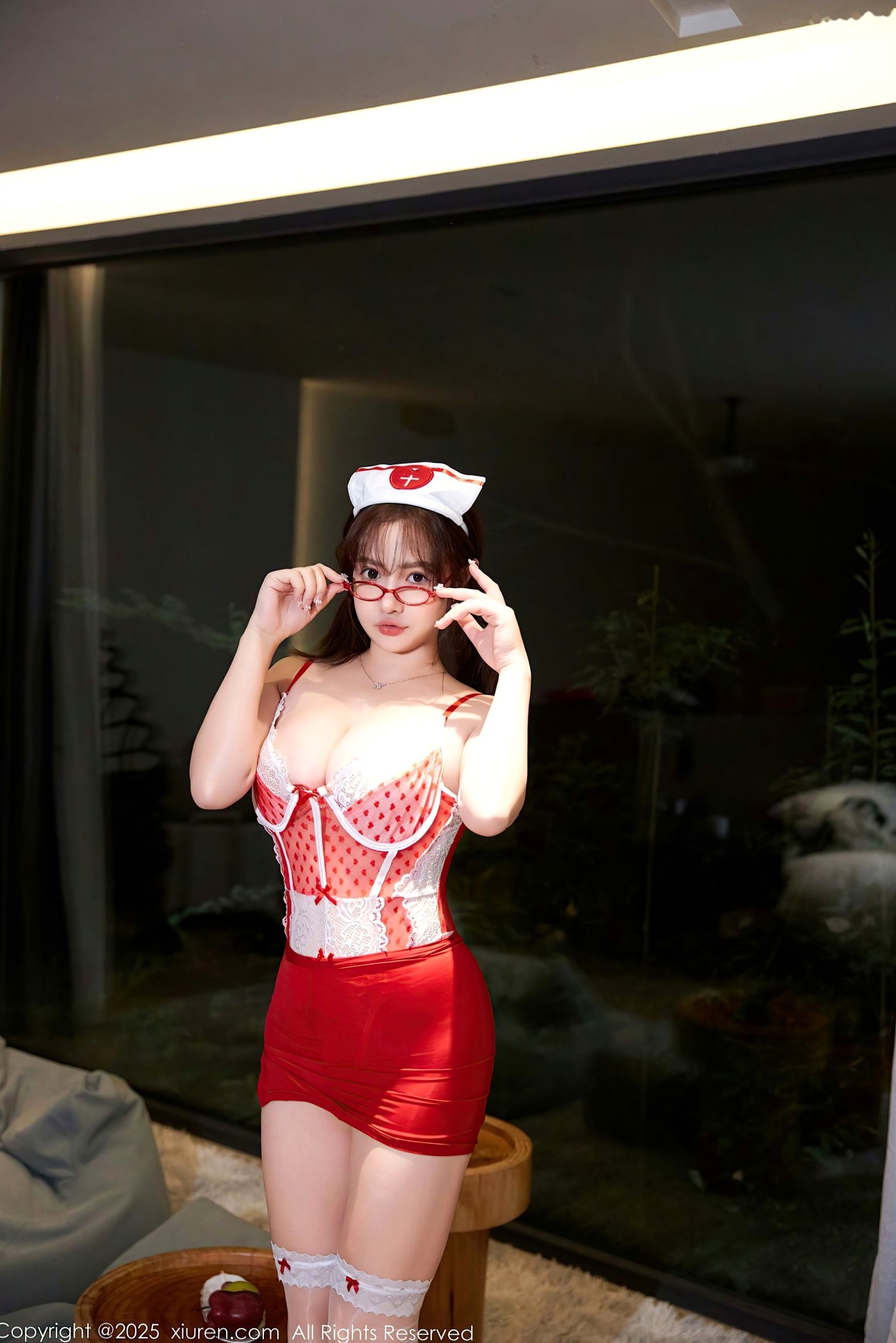 XiuRen秀人网-9719-养乐多Doll-情趣护士装制服诱惑-私房写真-极致美腿丝袜-2025.01.07