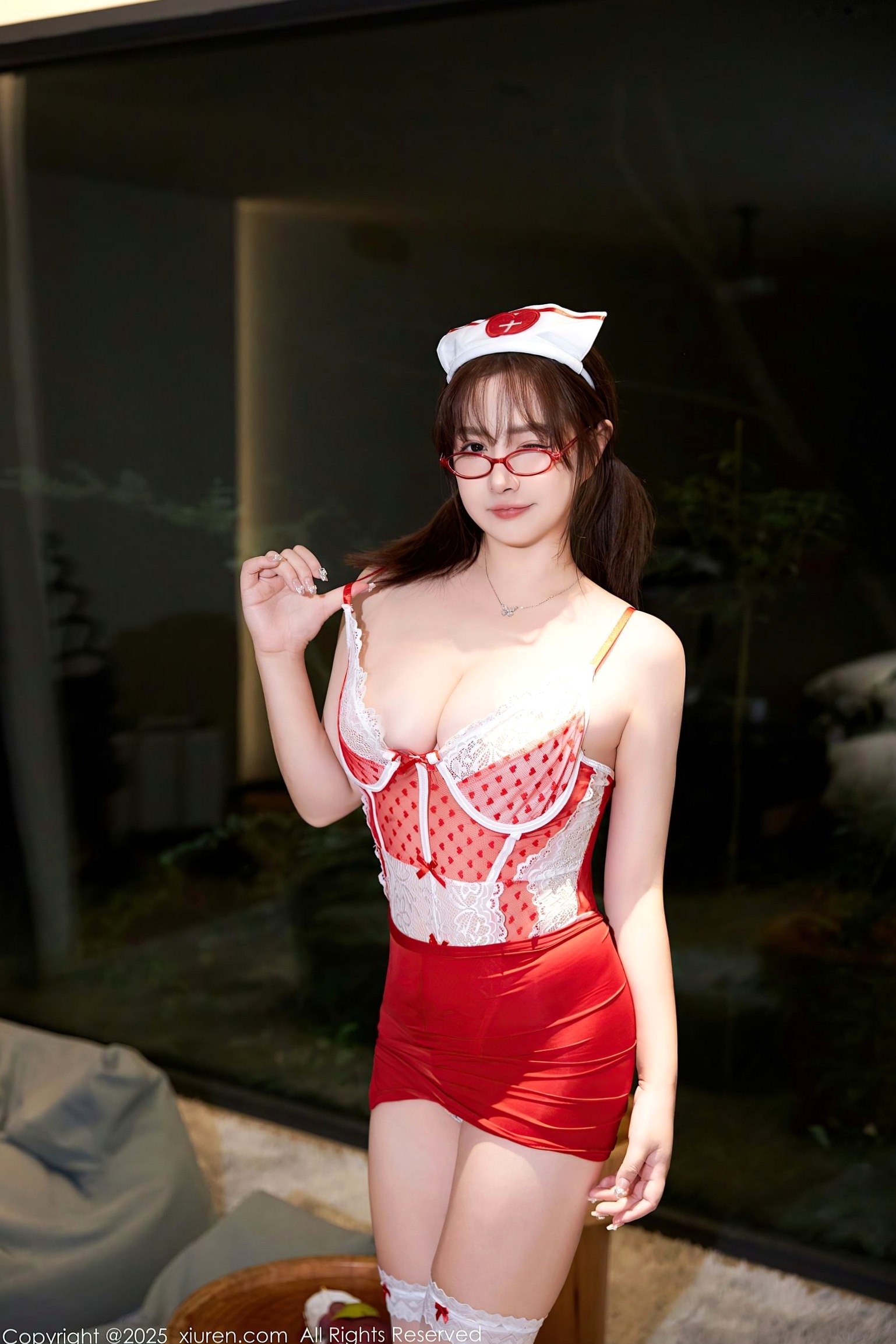 XiuRen秀人网-9719-养乐多Doll-情趣护士装制服诱惑-私房写真-极致美腿丝袜-2025.01.07