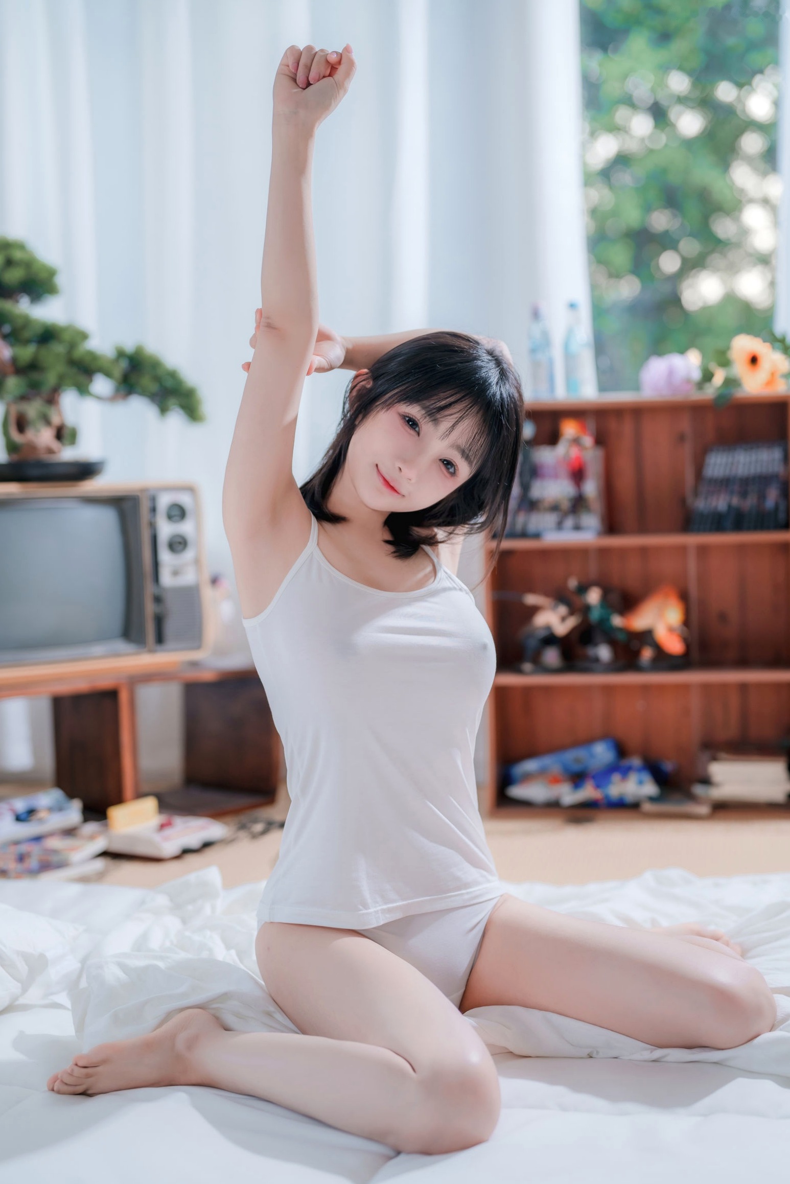 桜井宁宁-047-吊带女孩私房自拍,室内居家纯欲风,唯美白色内衣写真,极致诱惑身材