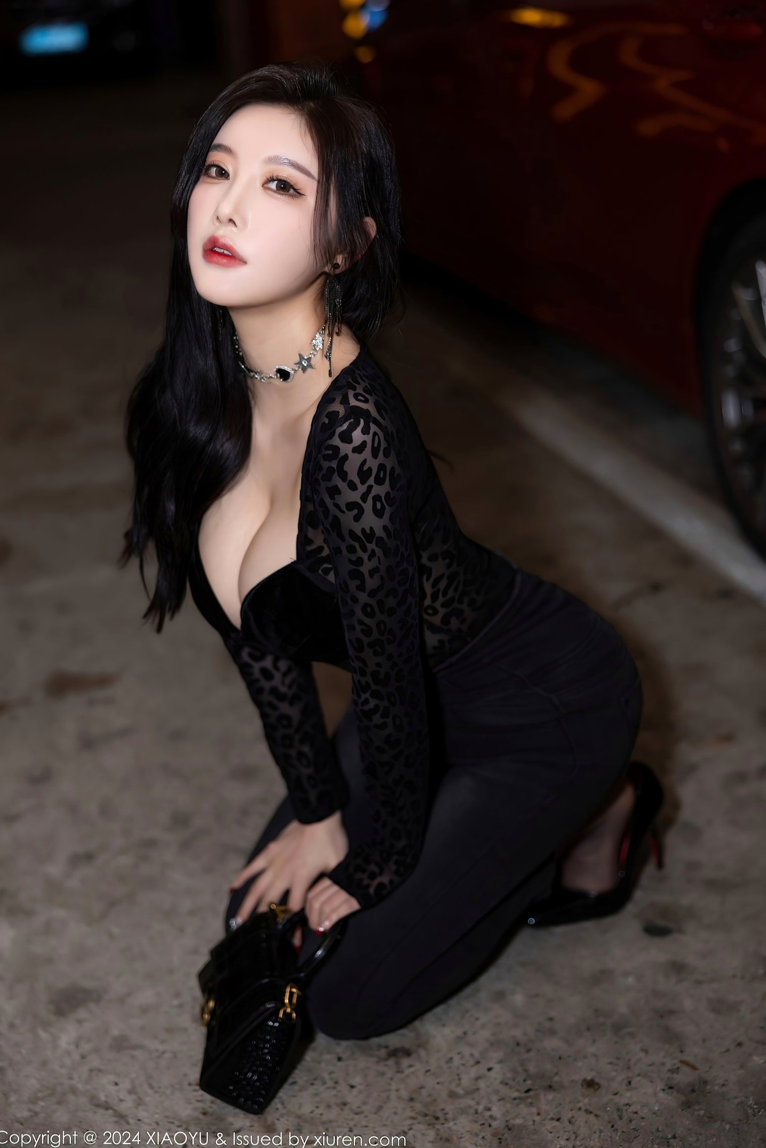 XiaoYu语画界-杨晨晨Yome-黑色豹纹透视连体衣-室内家居与车库野性私房大尺度写真-2024.03.08