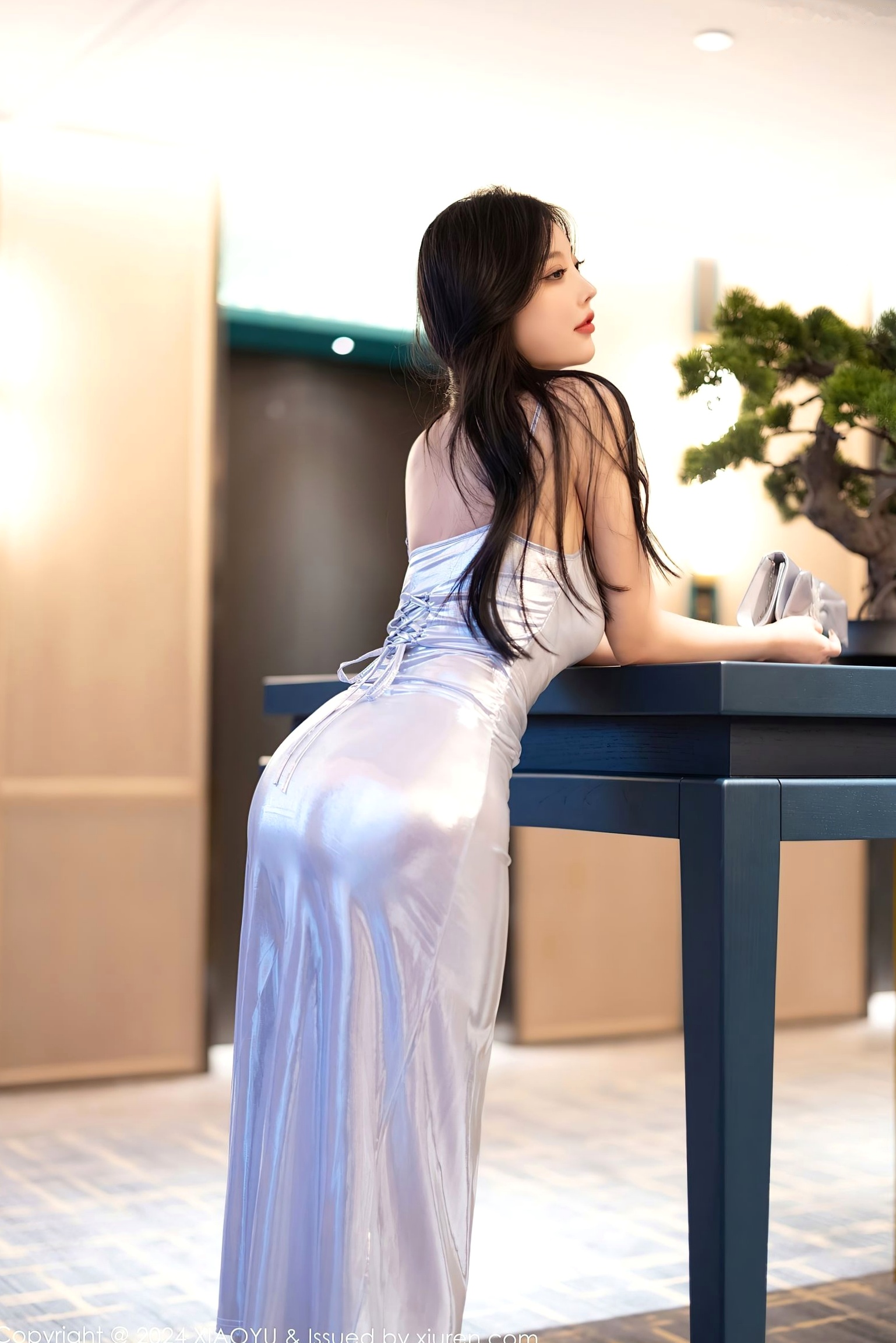 XiaoYu语画界-1179-杨晨晨Yome-银色亮面吊带长裙与黑色皮质私房-极品傲人身材性感写真-2024.01.05-无圣光大尺度