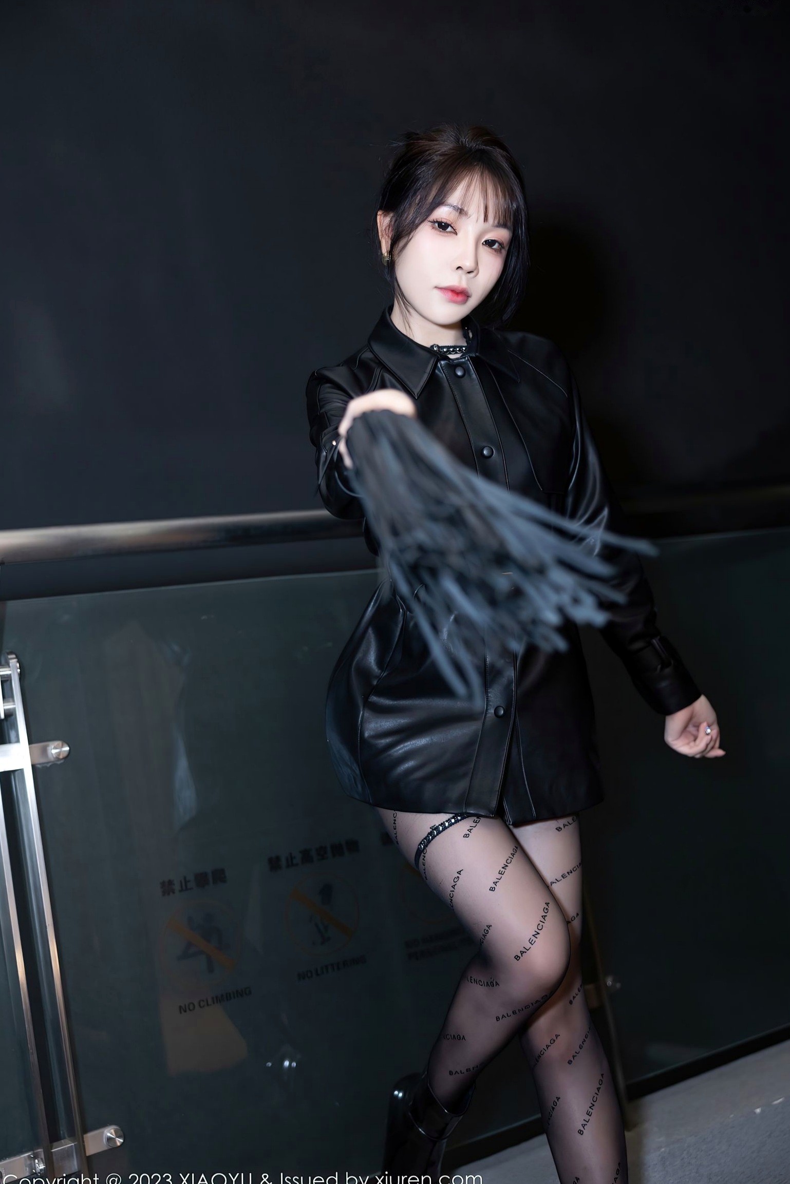 XiaoYu语画界-1172-徐莉芝:黑色冷艳皮衣女王装,丝袜高跟诱惑写真,极致身材展现迷人气质