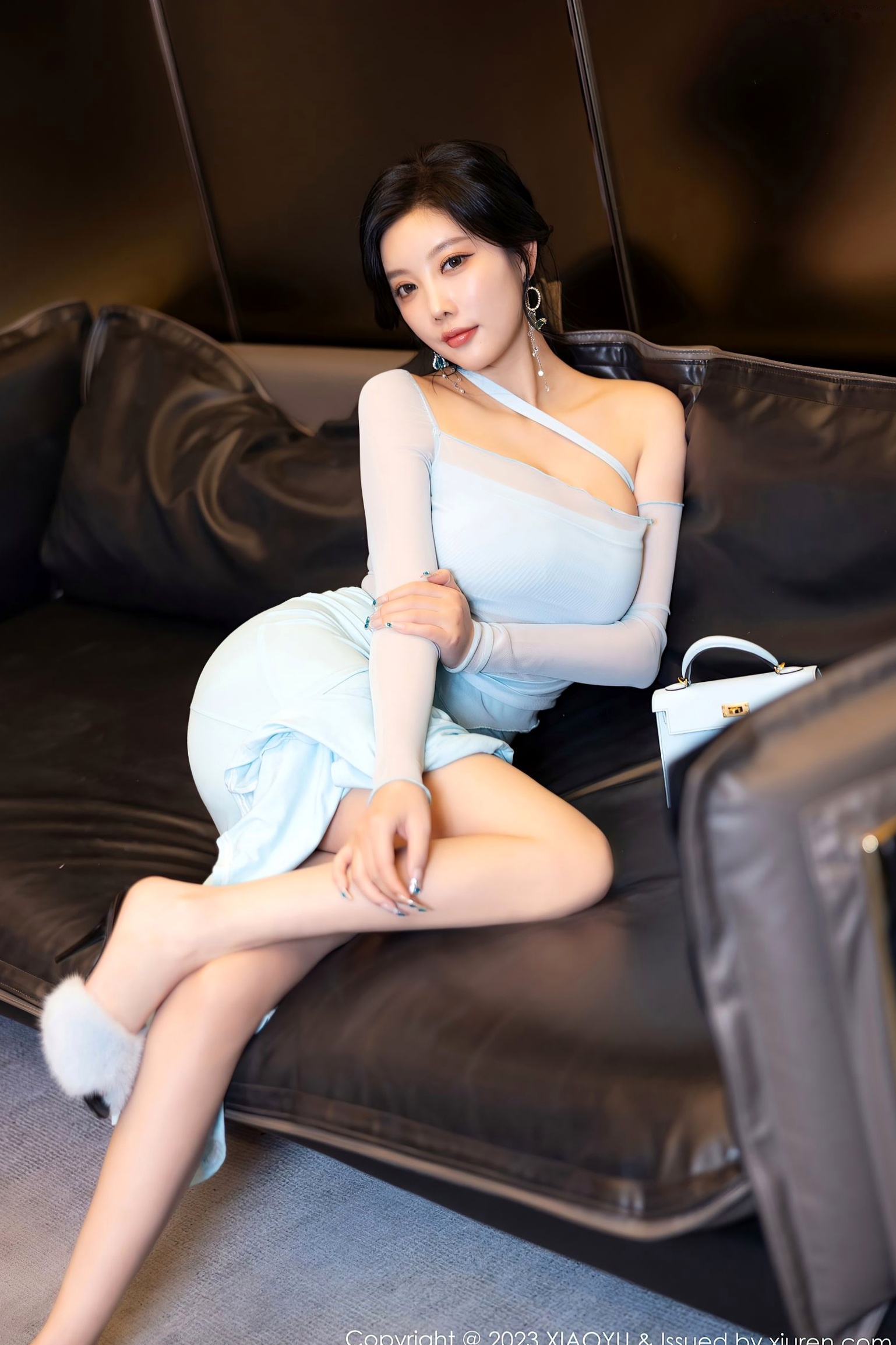 XiaoYu语画界-1139-杨晨晨Yome-淡蓝色蕾丝睡衣与优雅长裙,私房室内视觉盛宴,气质女神性感写实,无圣光大尺度唯美写真