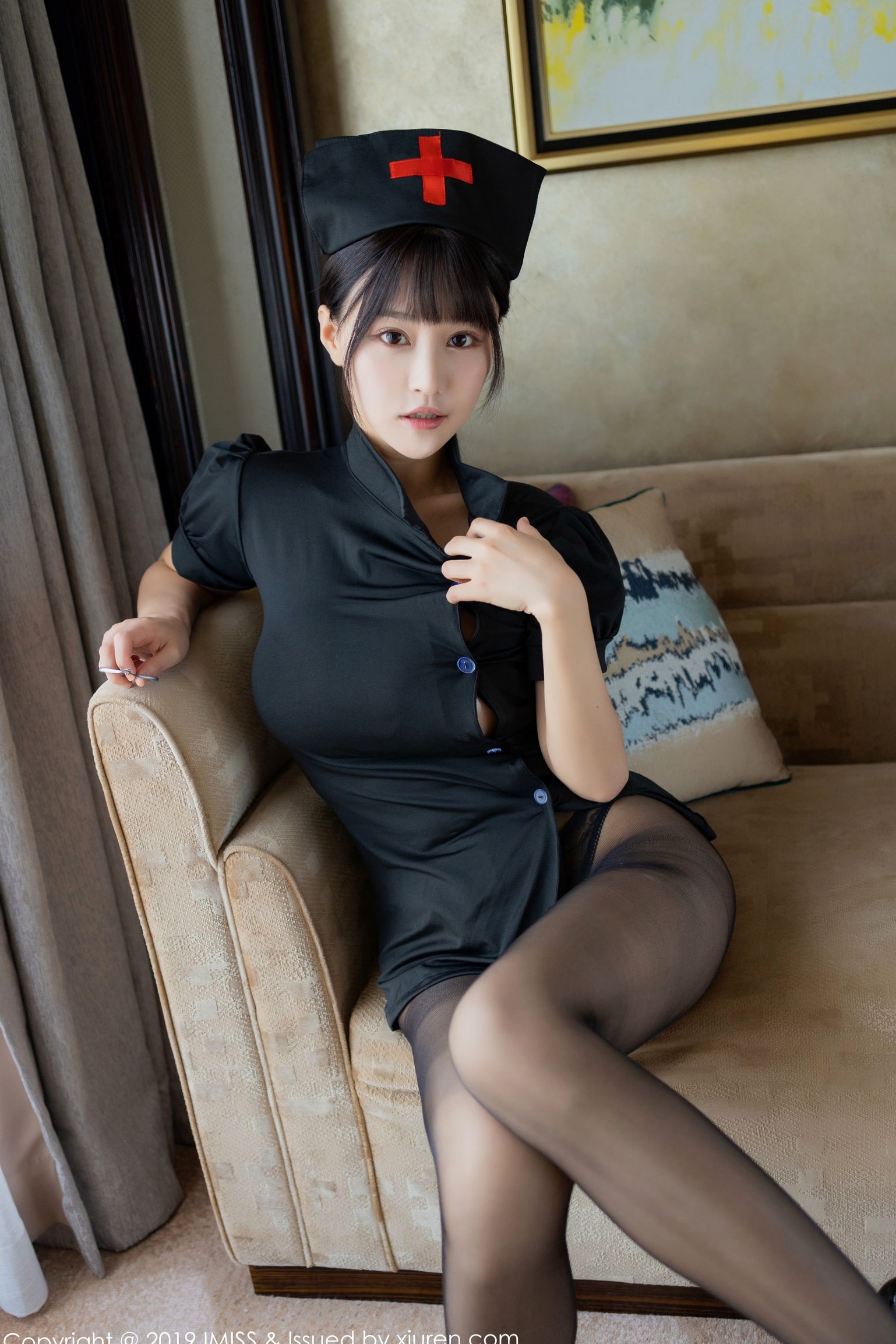 IMiss爱蜜社朱可儿:暗黑护士系列私房美照,极致黑丝制服诱惑与性感曲线的高清演绎