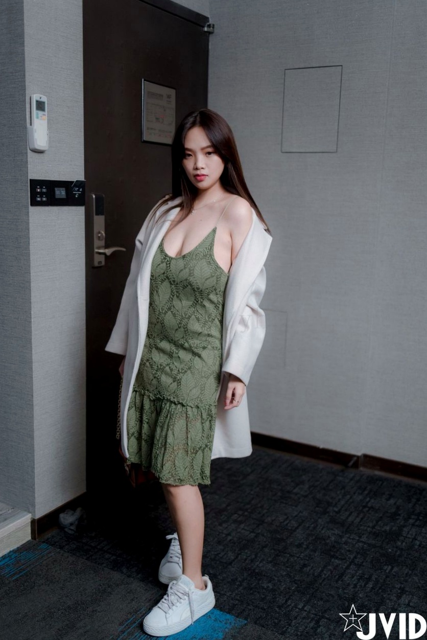 JVID写真:火辣巨乳女房东角色扮演,私房诱惑大尺度系列套图与视频