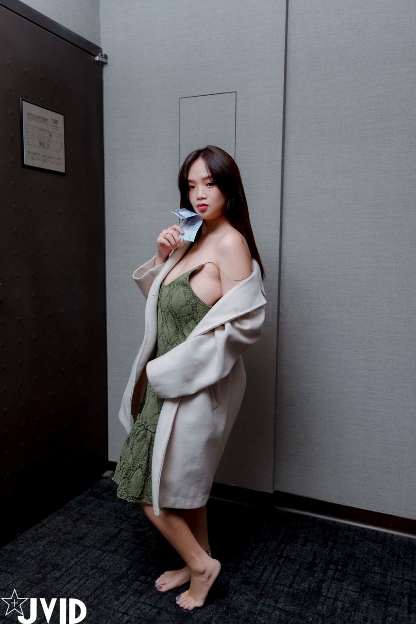JVID写真:火辣巨乳女房东角色扮演,私房诱惑大尺度系列套图与视频