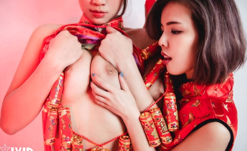 JVID写真紫欣&语芯闺蜜私房卧室互动:极致性感的大尺度诱惑与高清动态视频