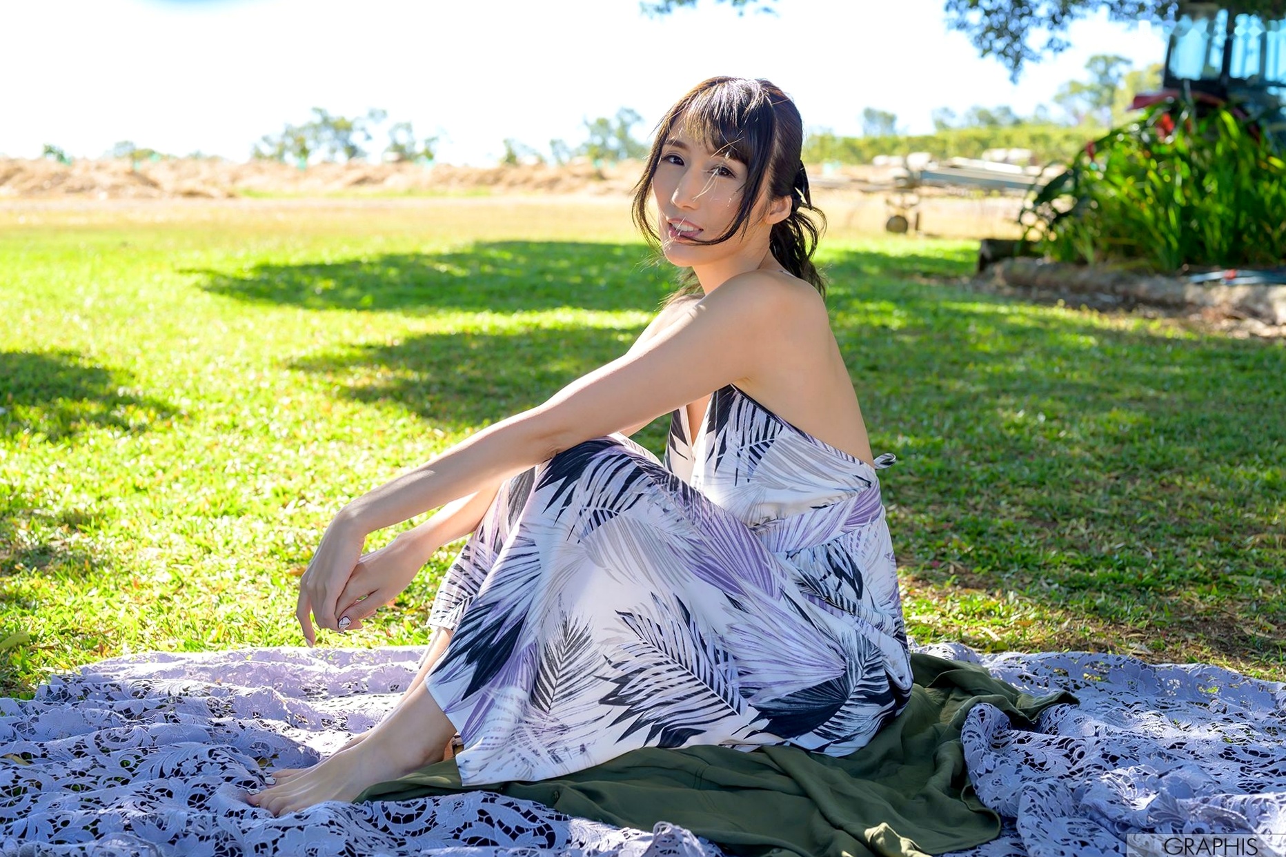 Graphis Special - JULIA《The Cool Beauty》日本女神高挑冷艳唯美私房街拍写真合集