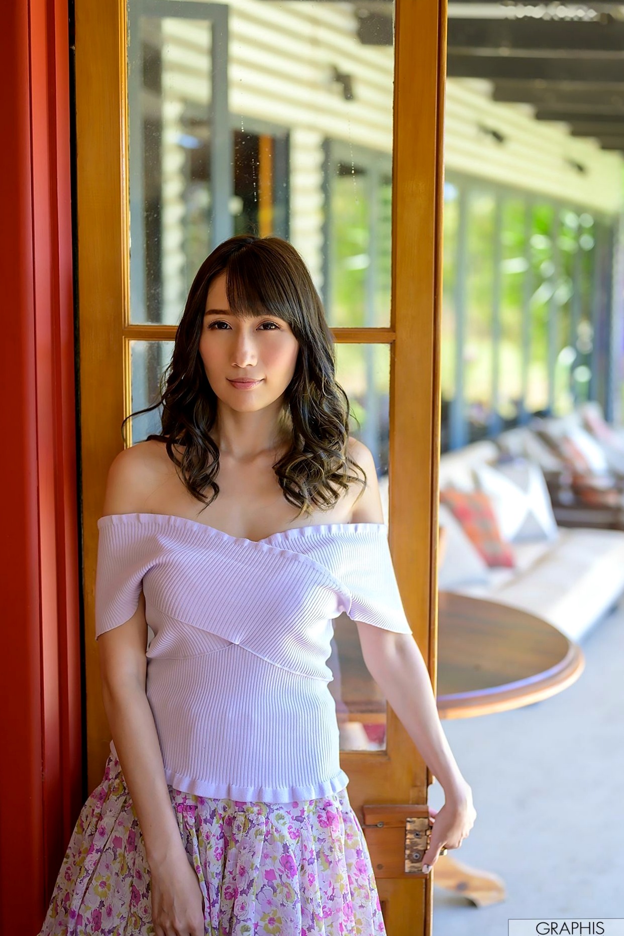Graphis Special - JULIA《The Cool Beauty》日本女神高挑冷艳唯美私房街拍写真合集