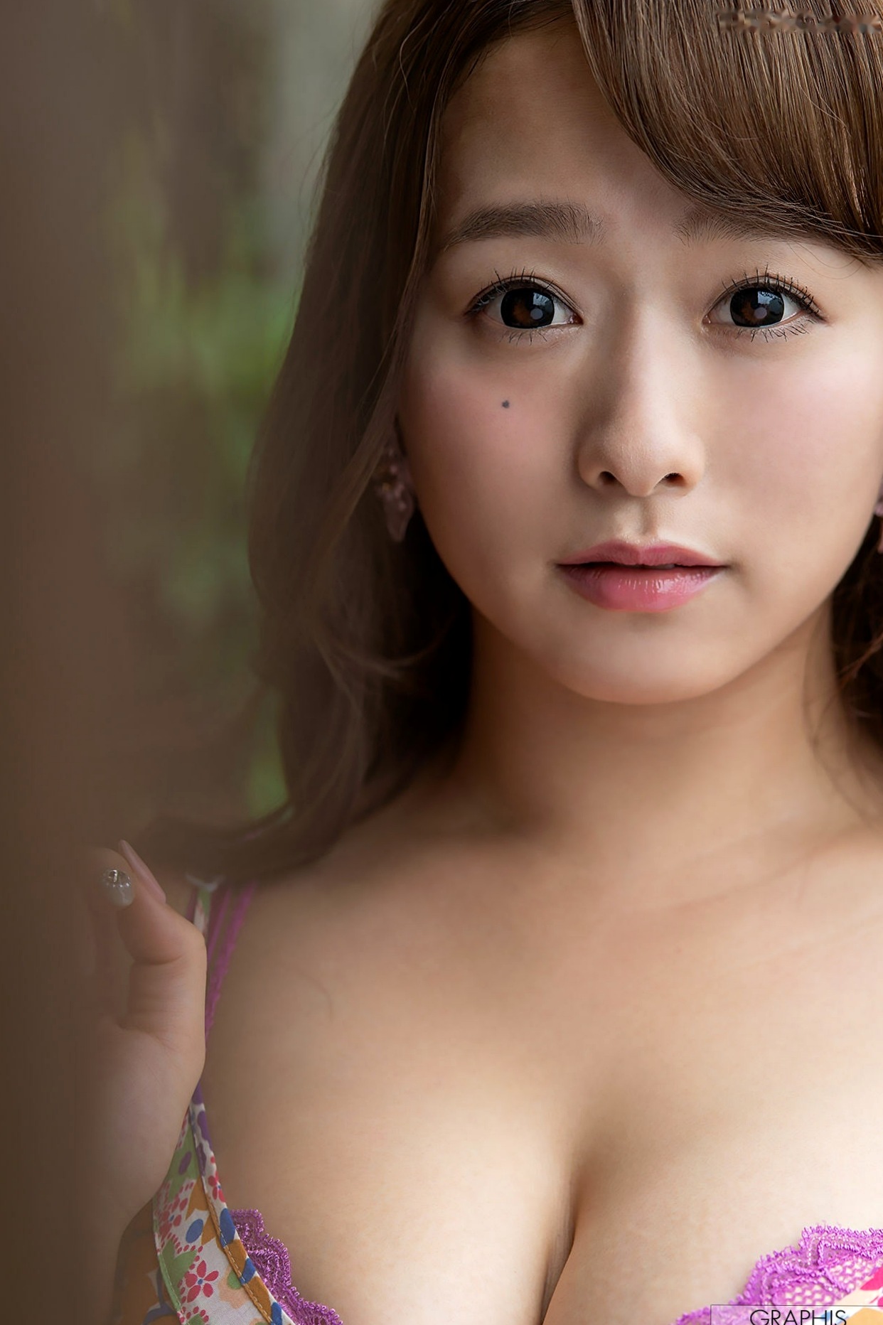 Graphis_白石茉莉奈《Oh Boy!》初夏户外写真,性感花俏长裙与诱惑蕾丝美臀尽显女神曼妙身姿