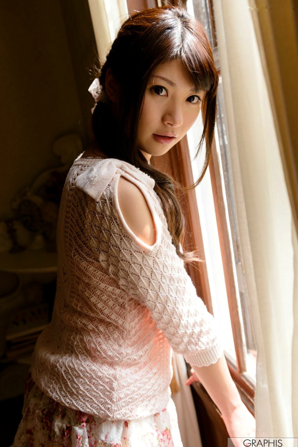 绪川里绪 Graphis写真集:私房内衣诱惑与御姐魅影,尽显曼妙身姿!