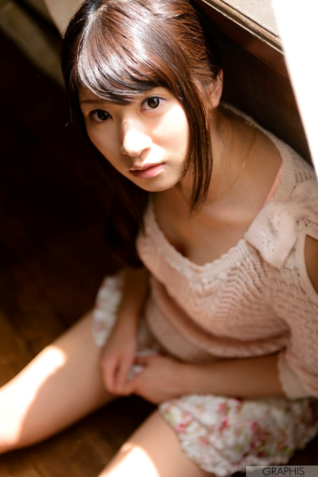 绪川里绪 Graphis写真集:私房内衣诱惑与御姐魅影,尽显曼妙身姿!
