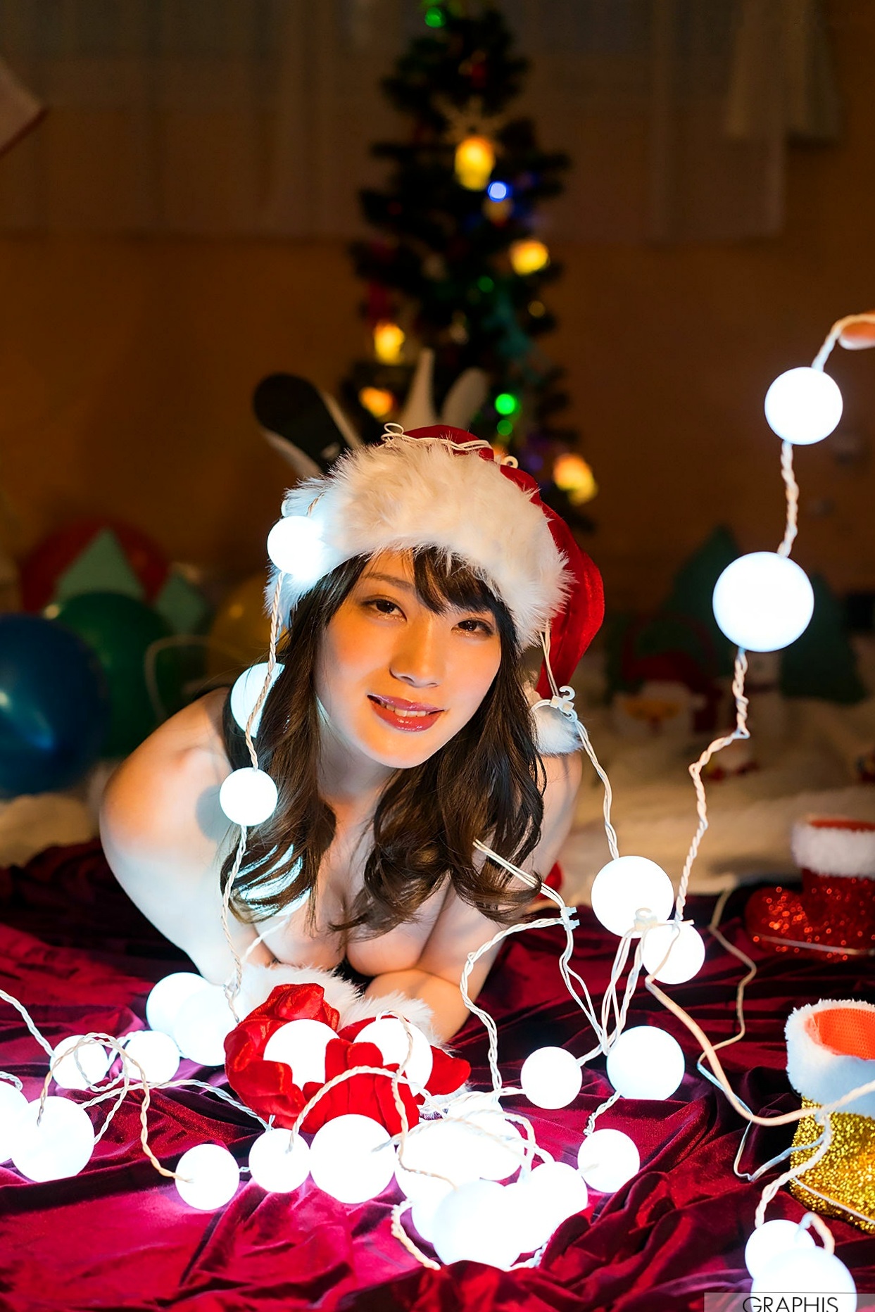 铃村あいり (Airi Suzumura) Graphis 圣诞节主题美图,性感圣诞女郎穿搭,营造温馨私房诱惑氛围