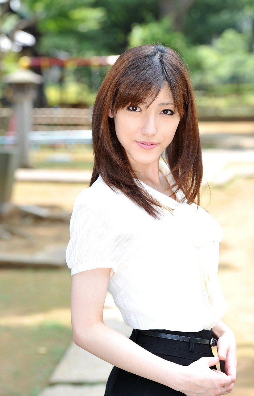 饭冈佳奈子(飯岡かなこ)-少妇级写真图套图写真图集3