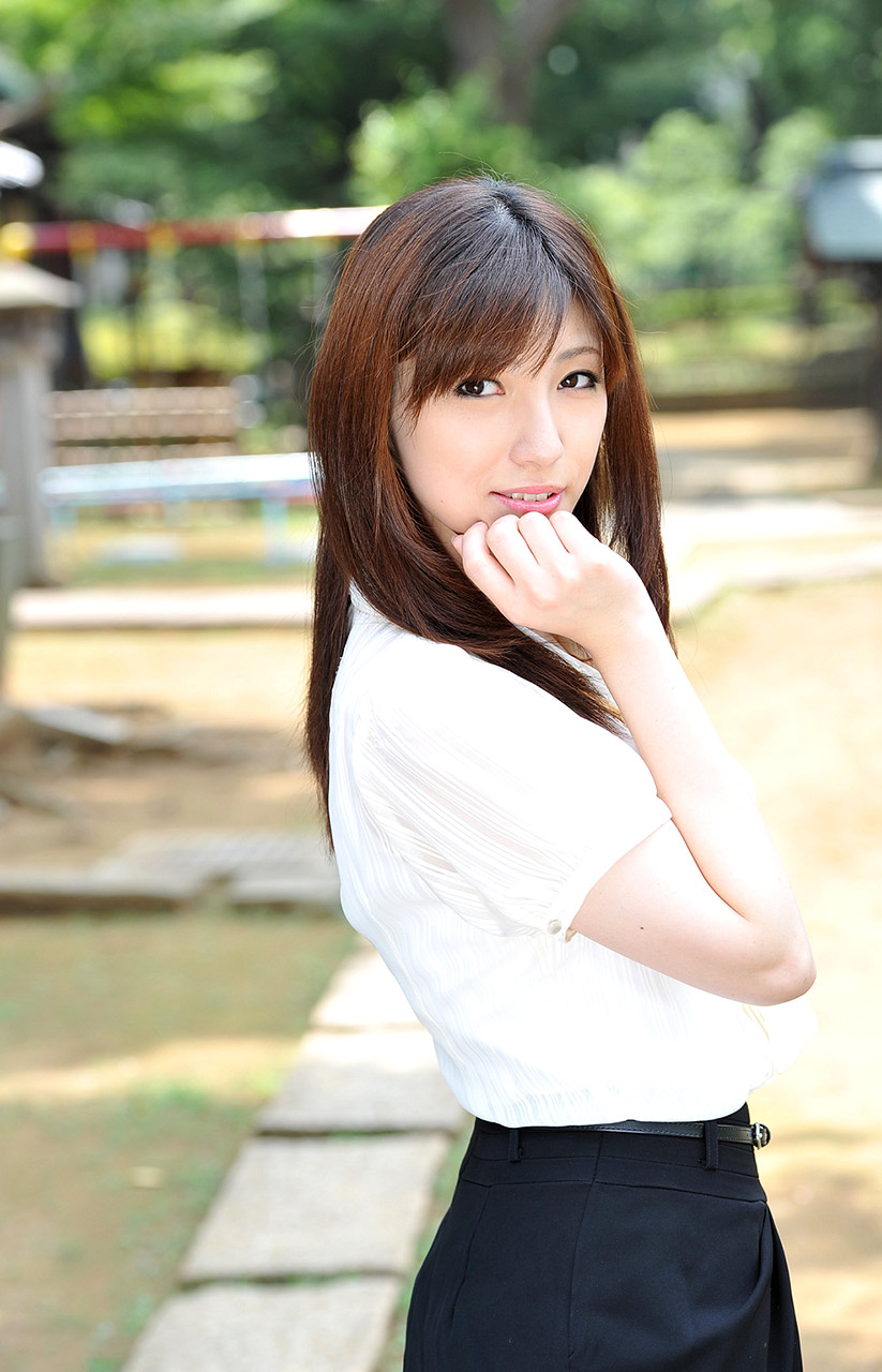 饭冈佳奈子(飯岡かなこ)-少妇级写真图套图写真图集3