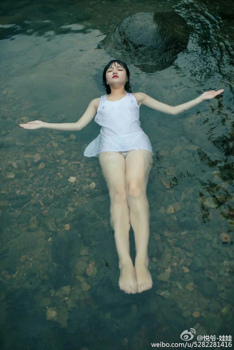 悦爷妖精 可爱女生私房写真图
