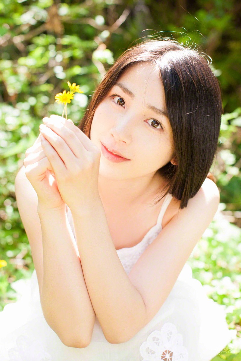 吉川友-天然美少女画像140枚
