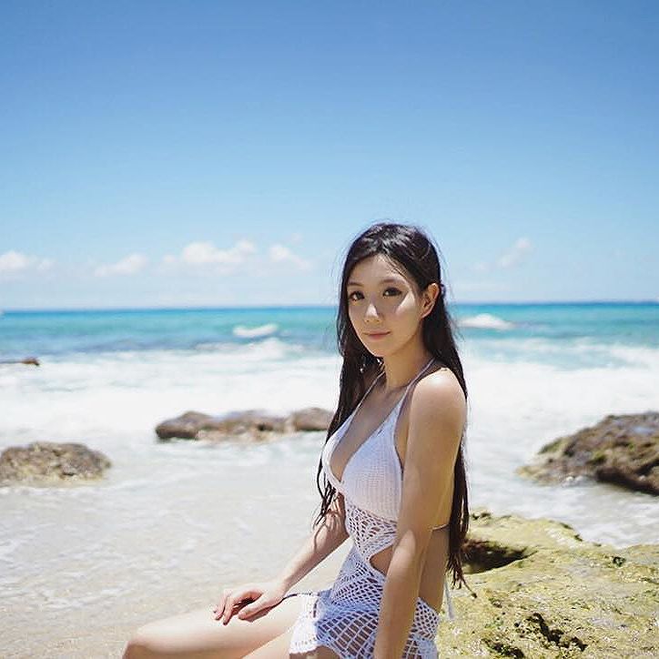 Angel Chan 超甜美香港正妹 身材也太棒了吧