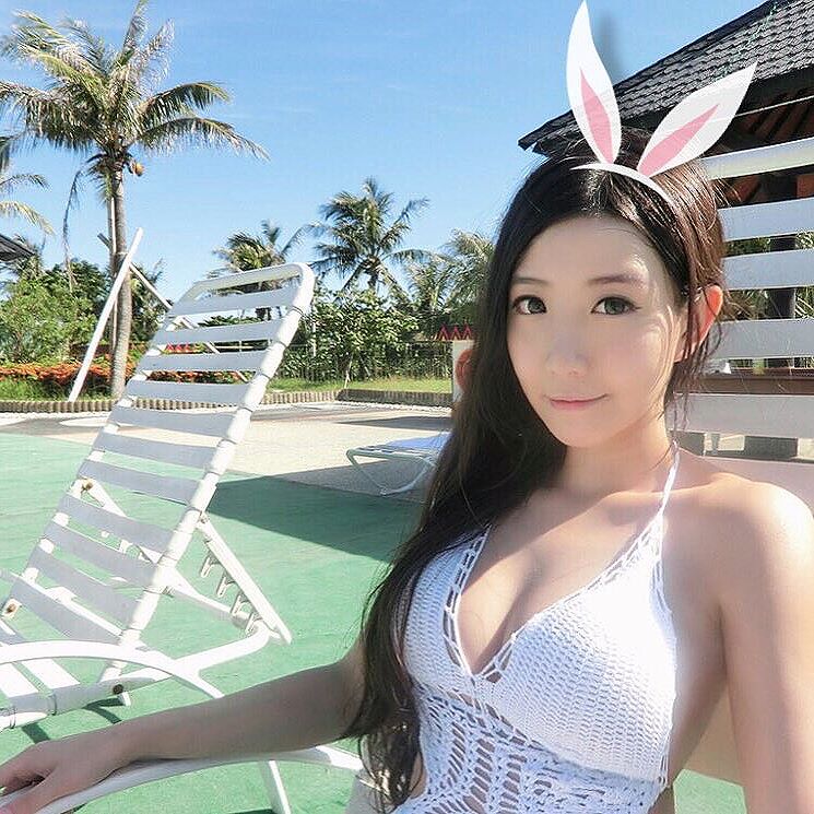 Angel Chan 超甜美香港正妹 身材也太棒了吧