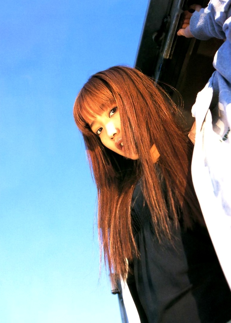 佐藤江梨子《おひっこし》写真集:唯美光影下的艺术写真,极致展现内敛女神气质