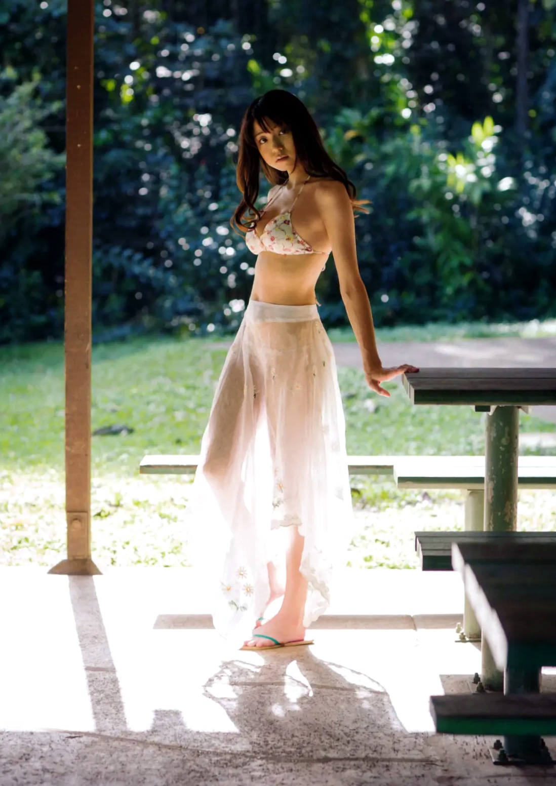 中村静香写真集『溢れるものが止められなくなったのは、私のネジが馬鹿になったんだ。きっと。』高清户外私房性感美图赏析