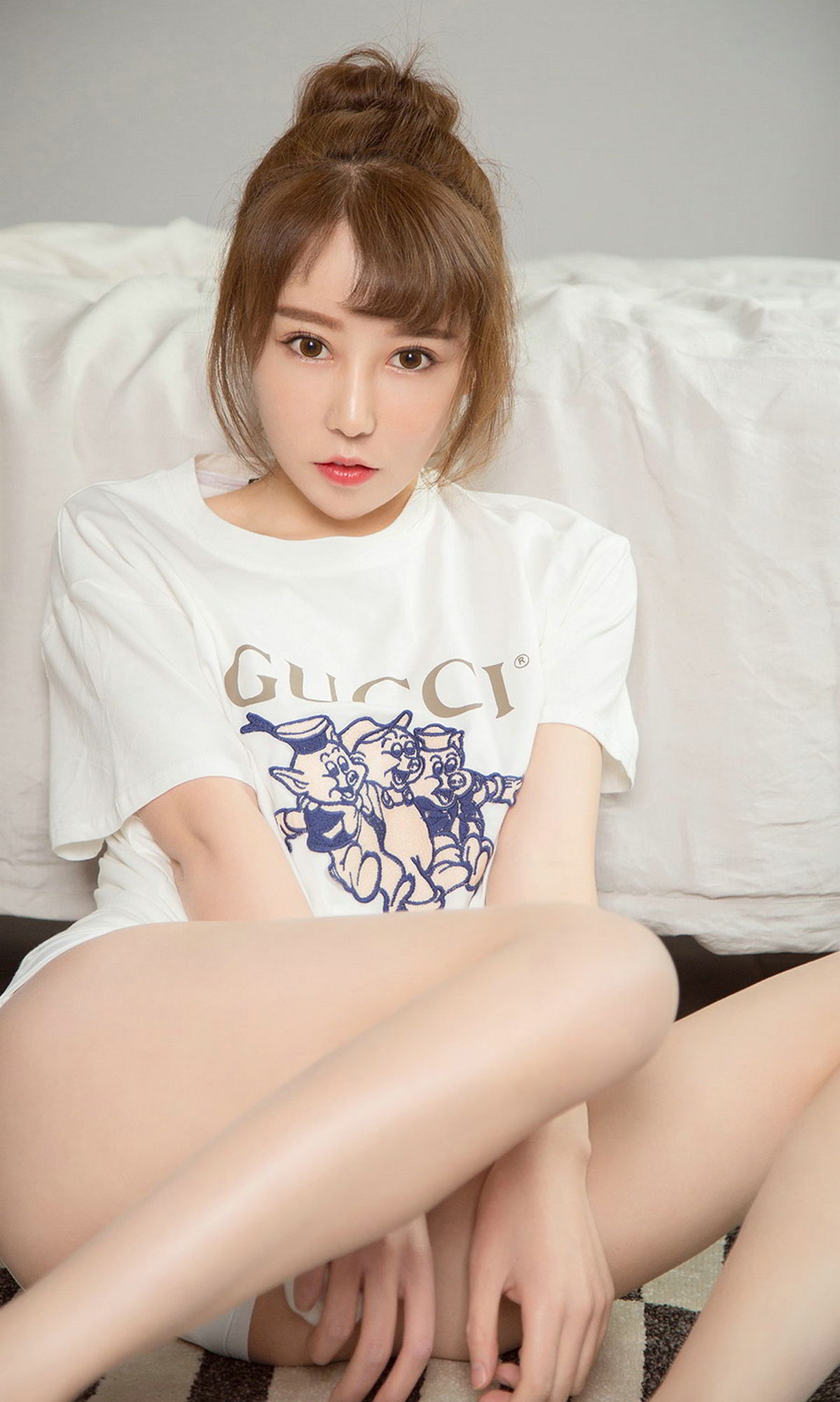丸子头少女夏瑶 棉花糖般雪白皮肤