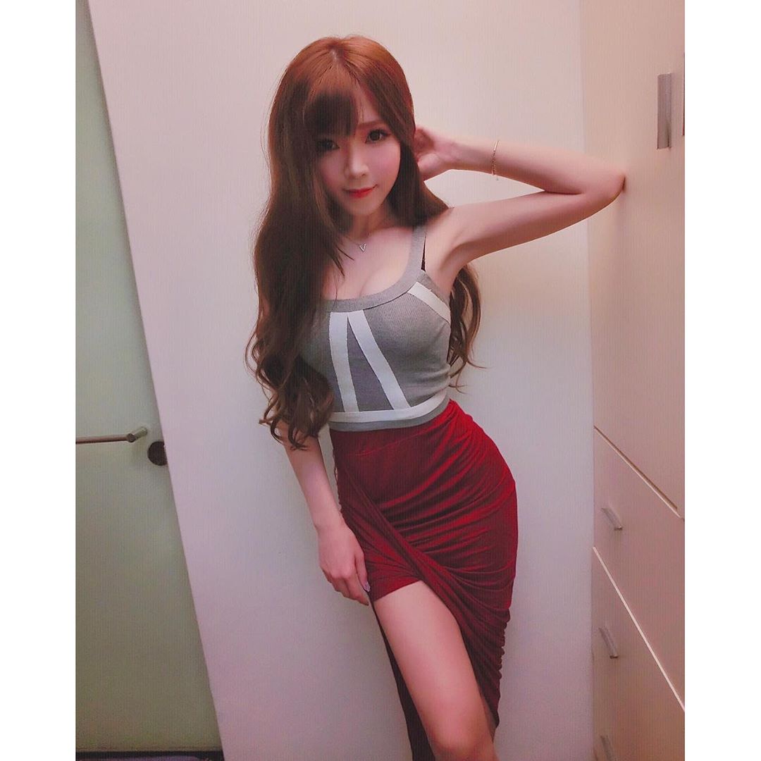 范亚璇 神似洋娃娃的甜美正妹