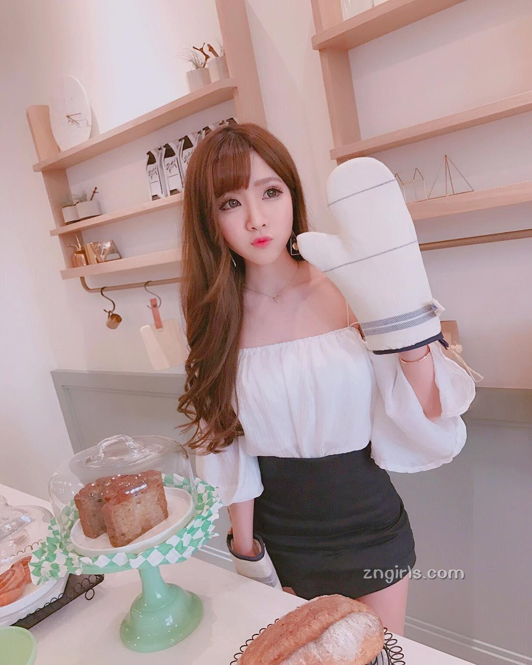 长腿妹子范亚璇 冬日暖心私房照
