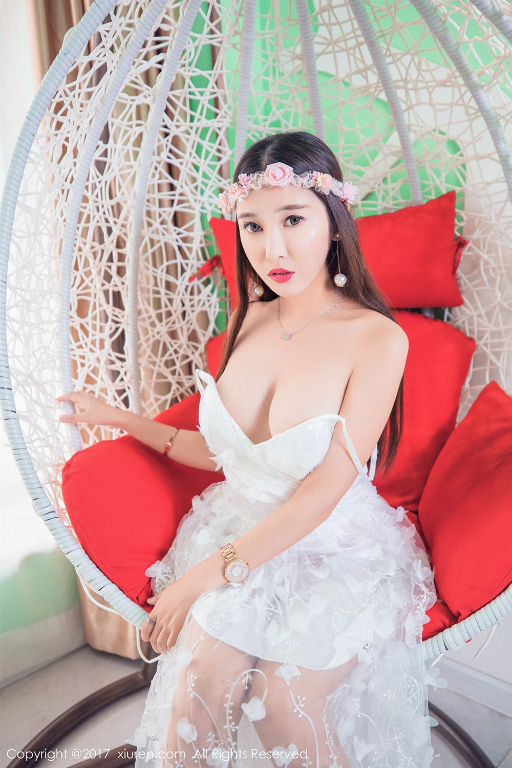 千娇百媚李梓熙 洁白婚纱美不胜收