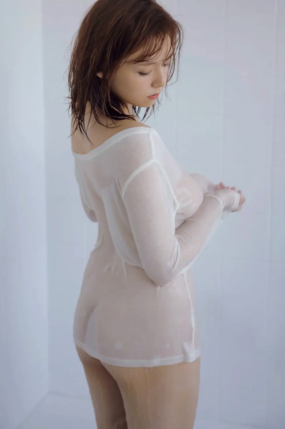 篠崎愛 - IDEA-reverse- 湿身诱惑与泳池私房性感写真集