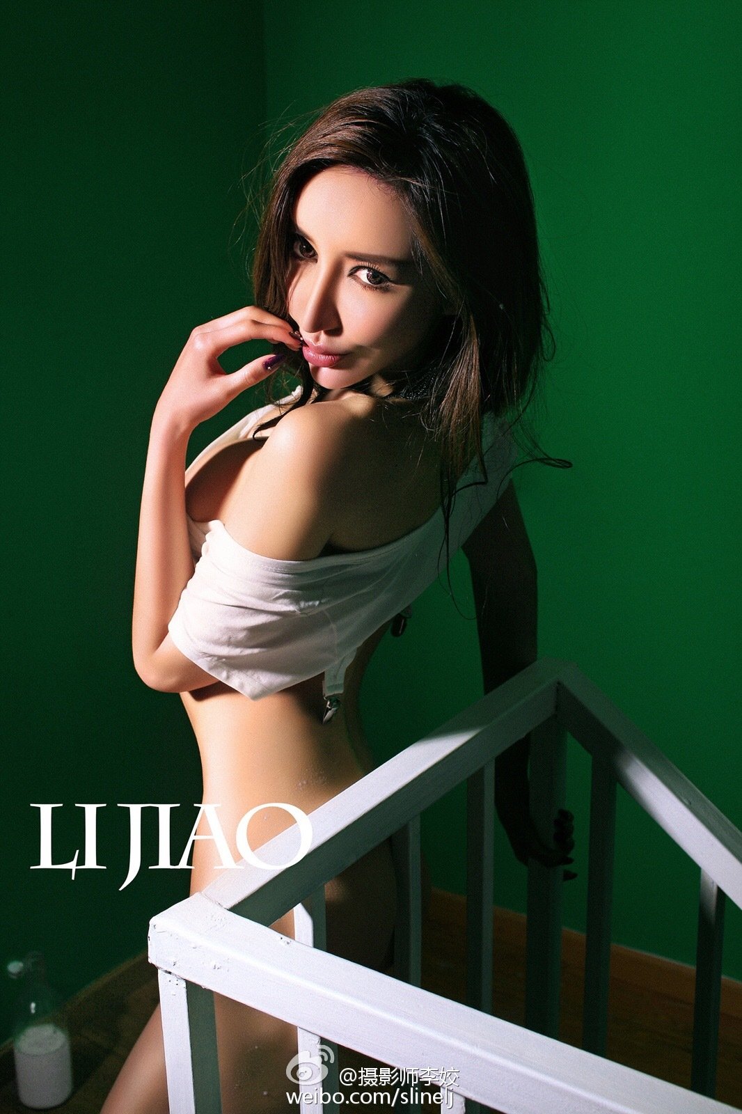 王瑞儿 军服妖娆魅惑写真图