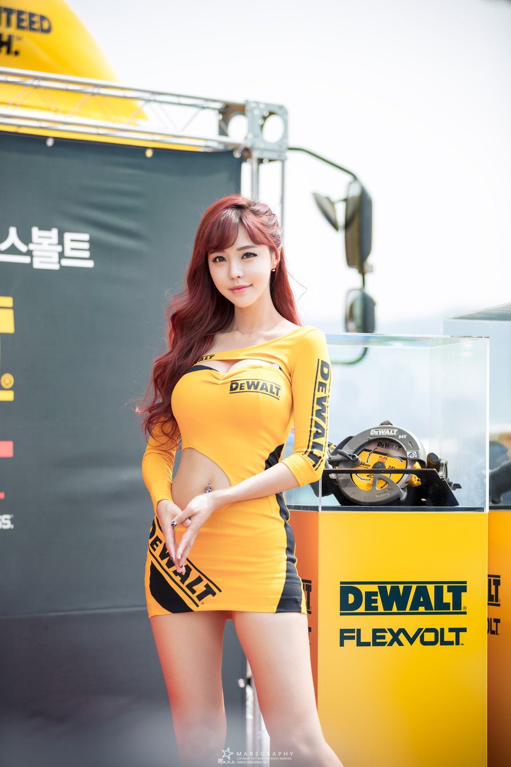徐珍儿- 韩国车模高清车展写真