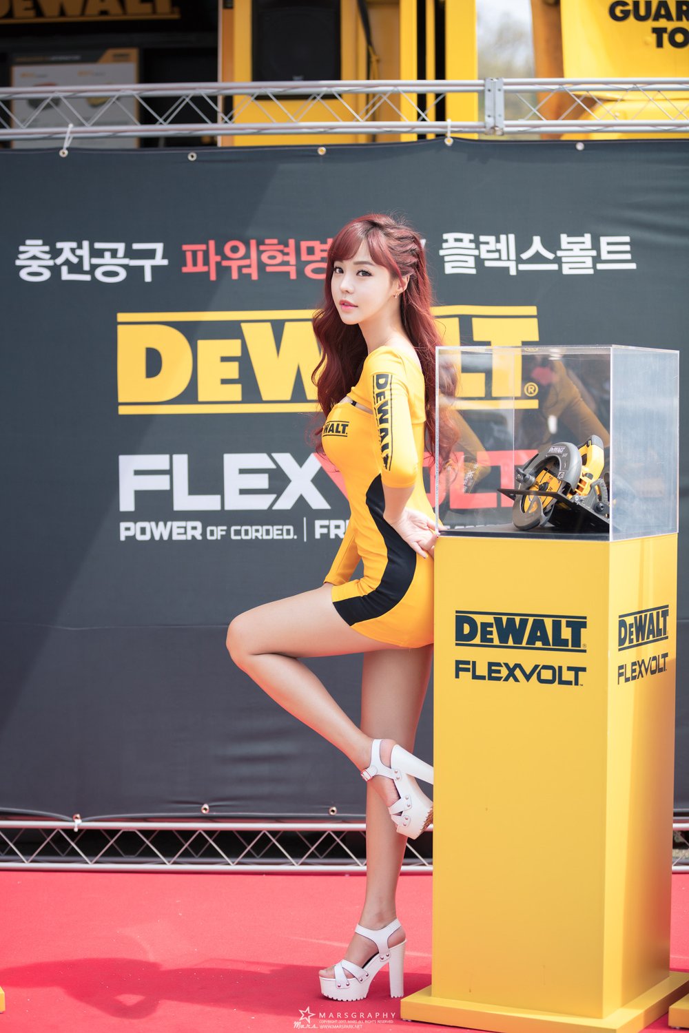 徐珍儿- 韩国车模高清车展写真