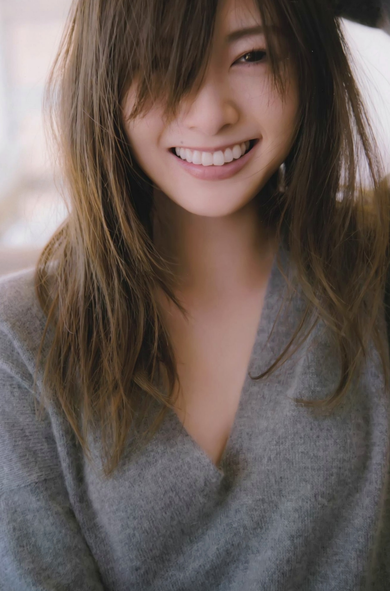 白石麻衣《Passport》写真集,复古优雅与户外清新街拍风格,呈现女神绝美质感大片