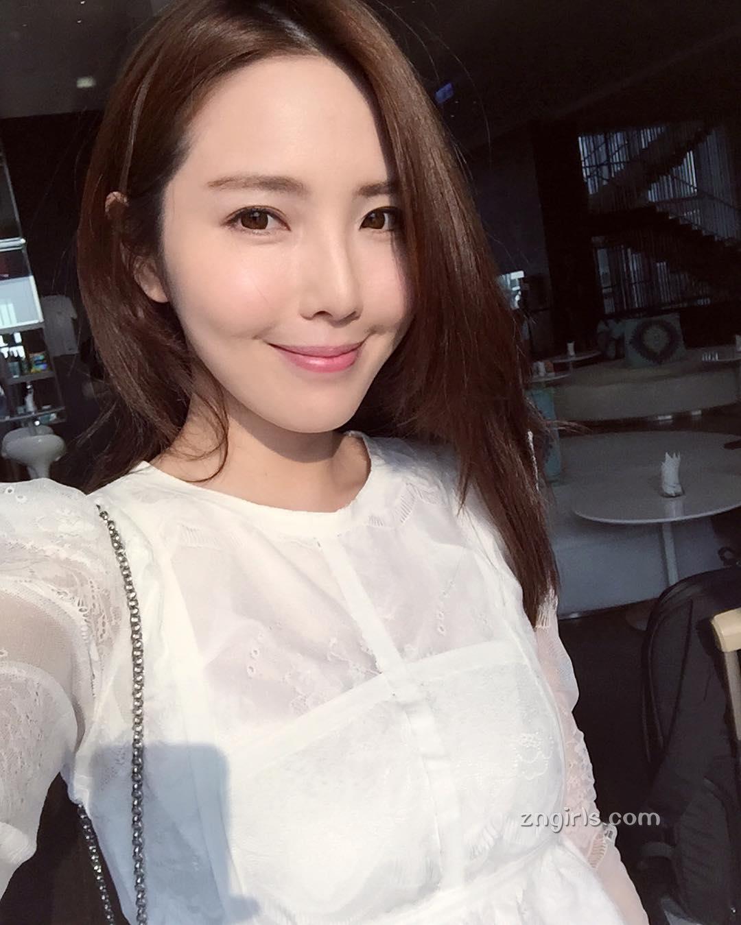 气象女主播朱琦郁 魅力非凡的气质校花