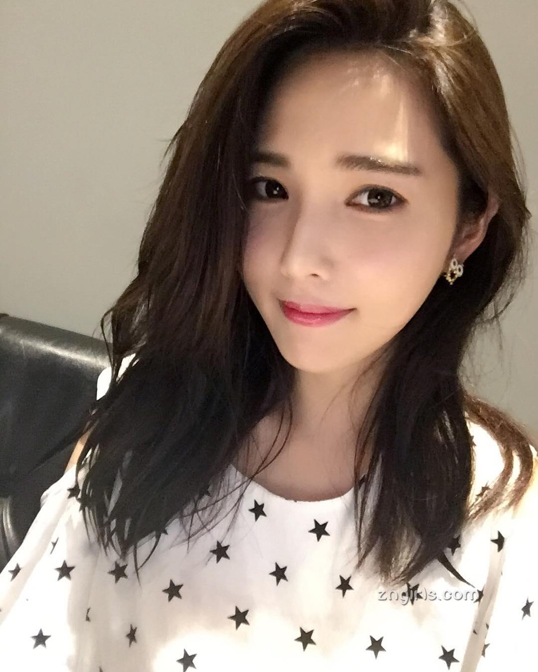 气象女主播朱琦郁 魅力非凡的气质校花