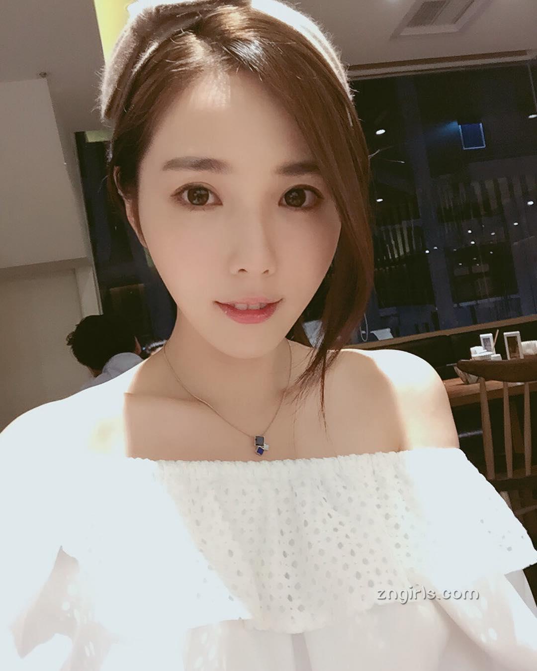 气象女主播朱琦郁 魅力非凡的气质校花