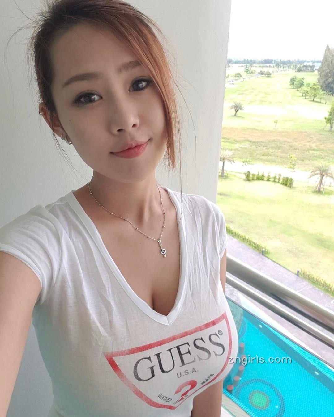 台湾I级艳后洪蓉 超震撼的事业线