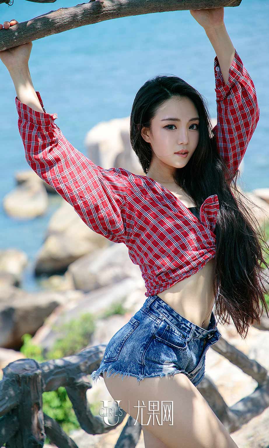 许文婷的私人假期 小巧比基尼诱人身材